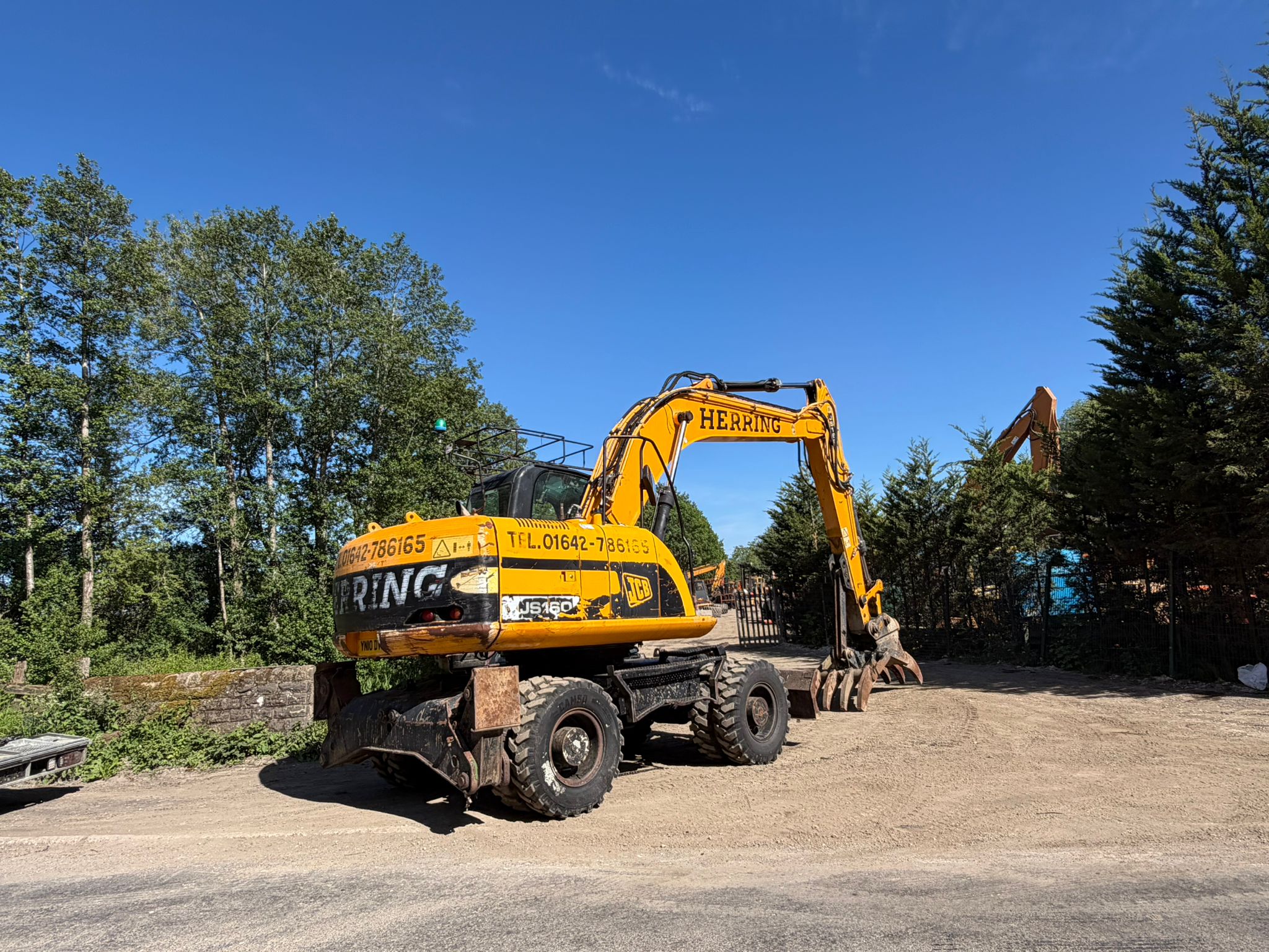 2010 JCB excavator for sale in Pilsley, Chesterfield — photo 2