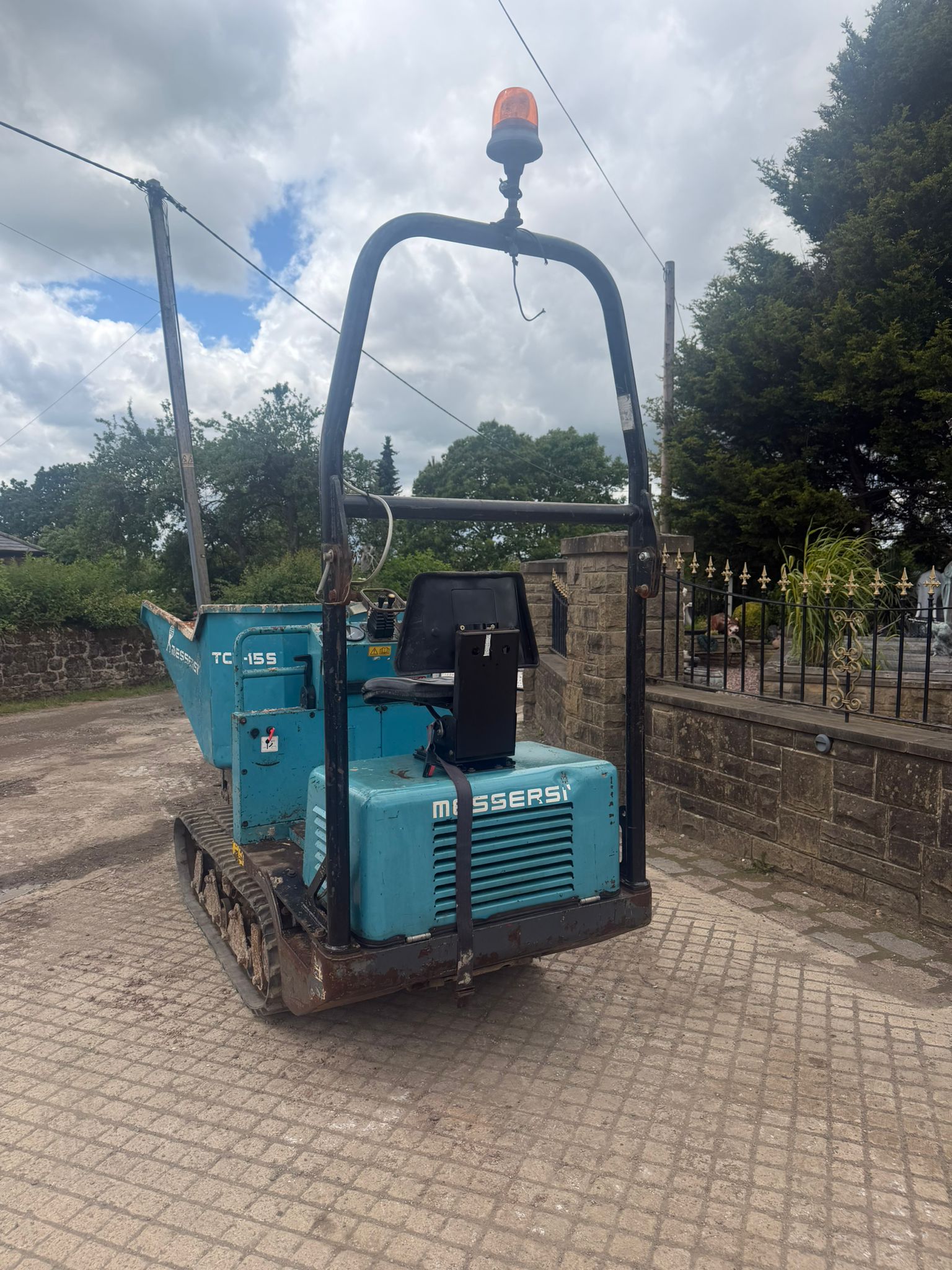 MESSERSI TCH-15S 1.5 TON SWIVEL SKIP TRACKED DUMPER dumper for sale in Pilsley, Chesterfield — photo 7