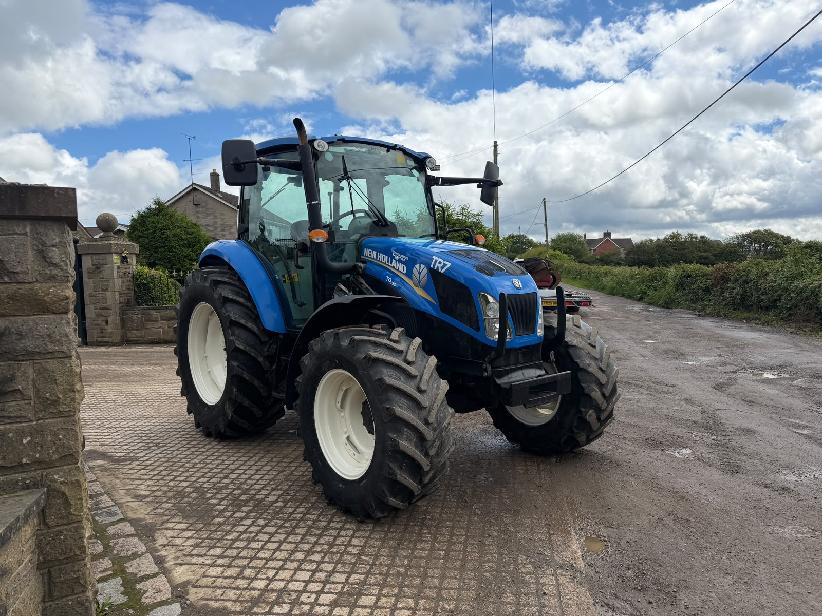 2016 New Holland tractor for sale in Pilsley, Chesterfield — photo 12