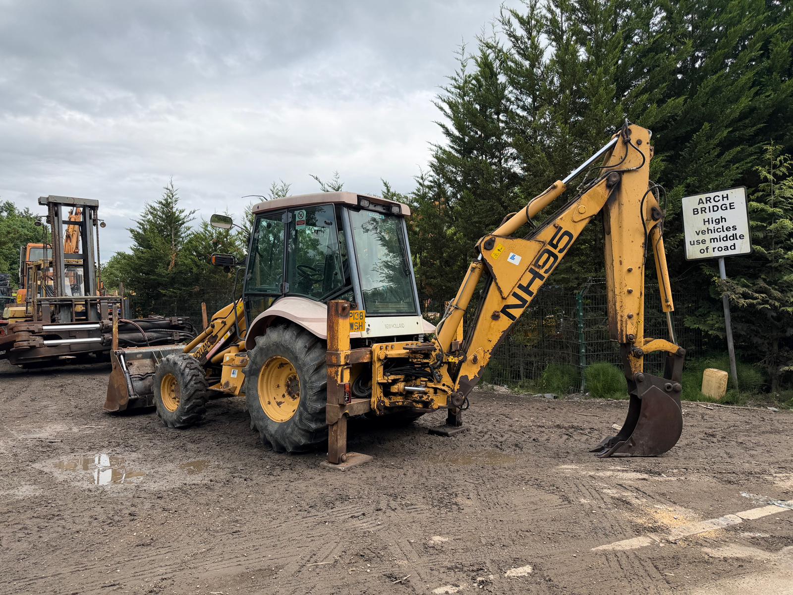 New Holland loader for sale in Pilsley, Chesterfield — photo 2