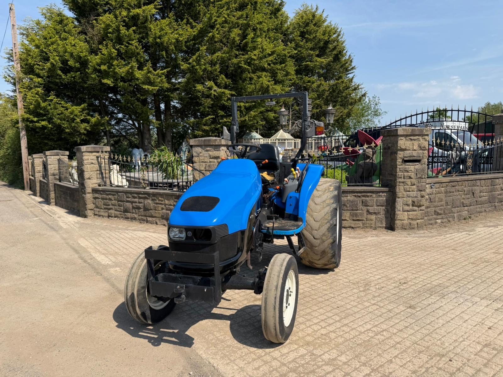 NEW HOLLAND TC40D 40HP 4WD COMPACT TRACTOR