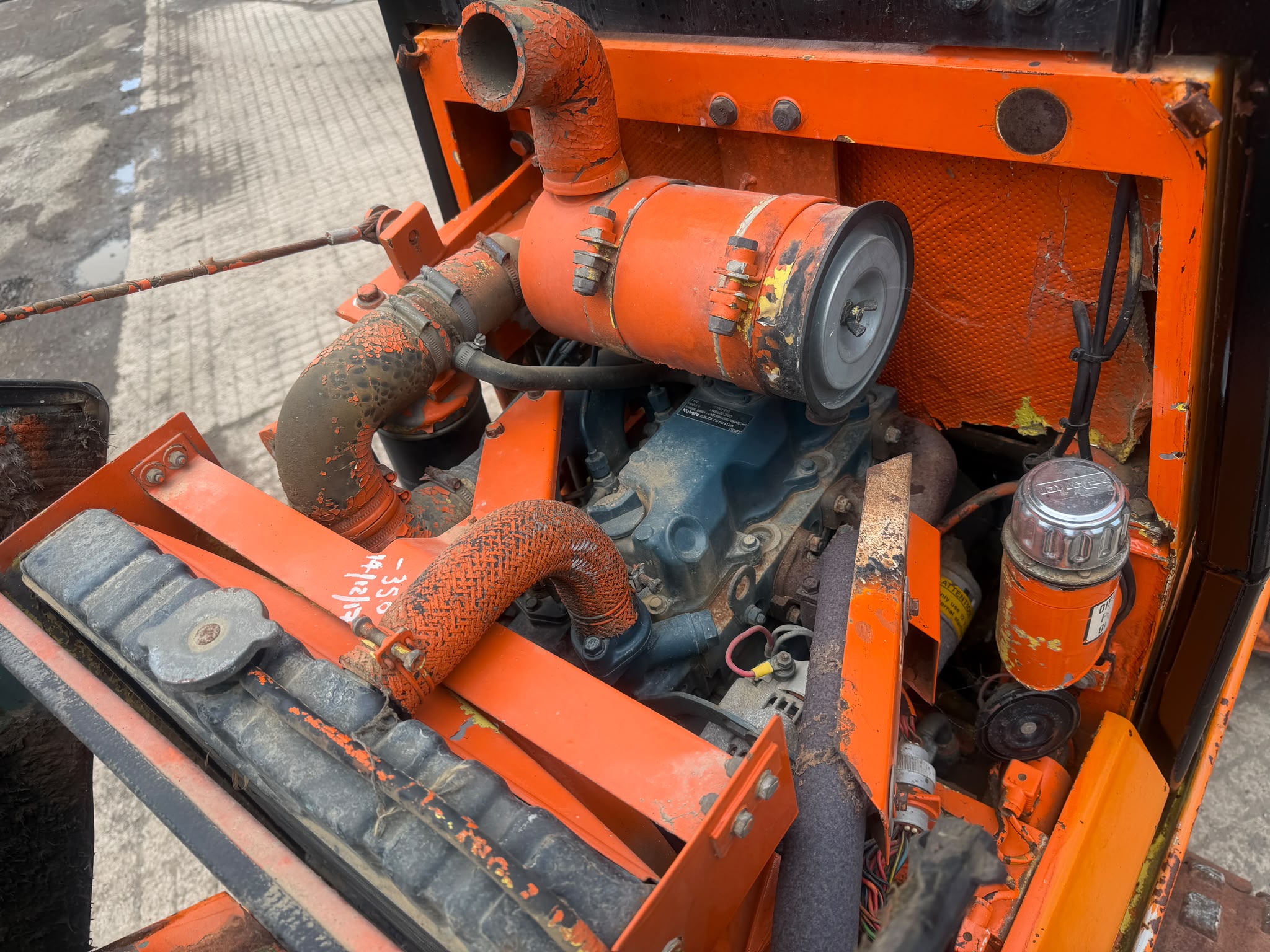 RAMMAX RW2900-HF 1000MM DIESEL RIDE ON TRENCH ROLLER mower for sale in Pilsley, Chesterfield — photo 2