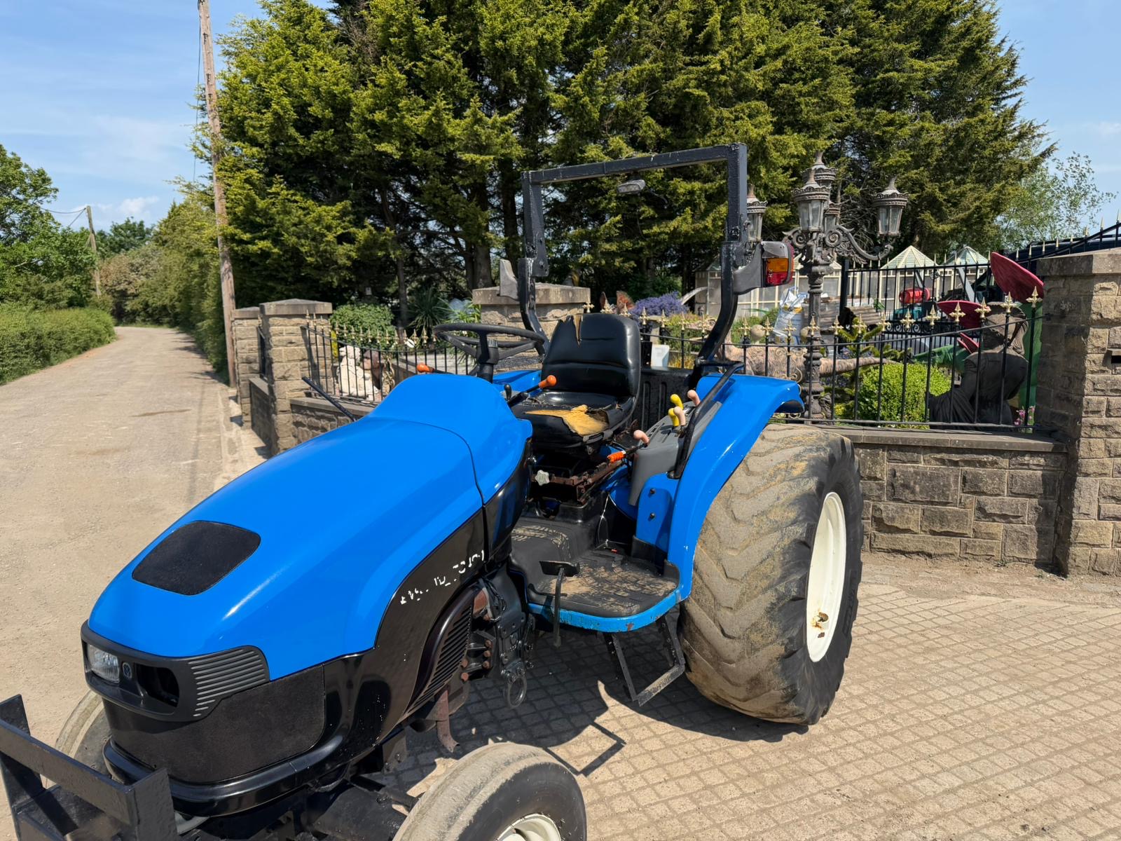 New Holland tractor for sale in Pilsley, Chesterfield — photo 3