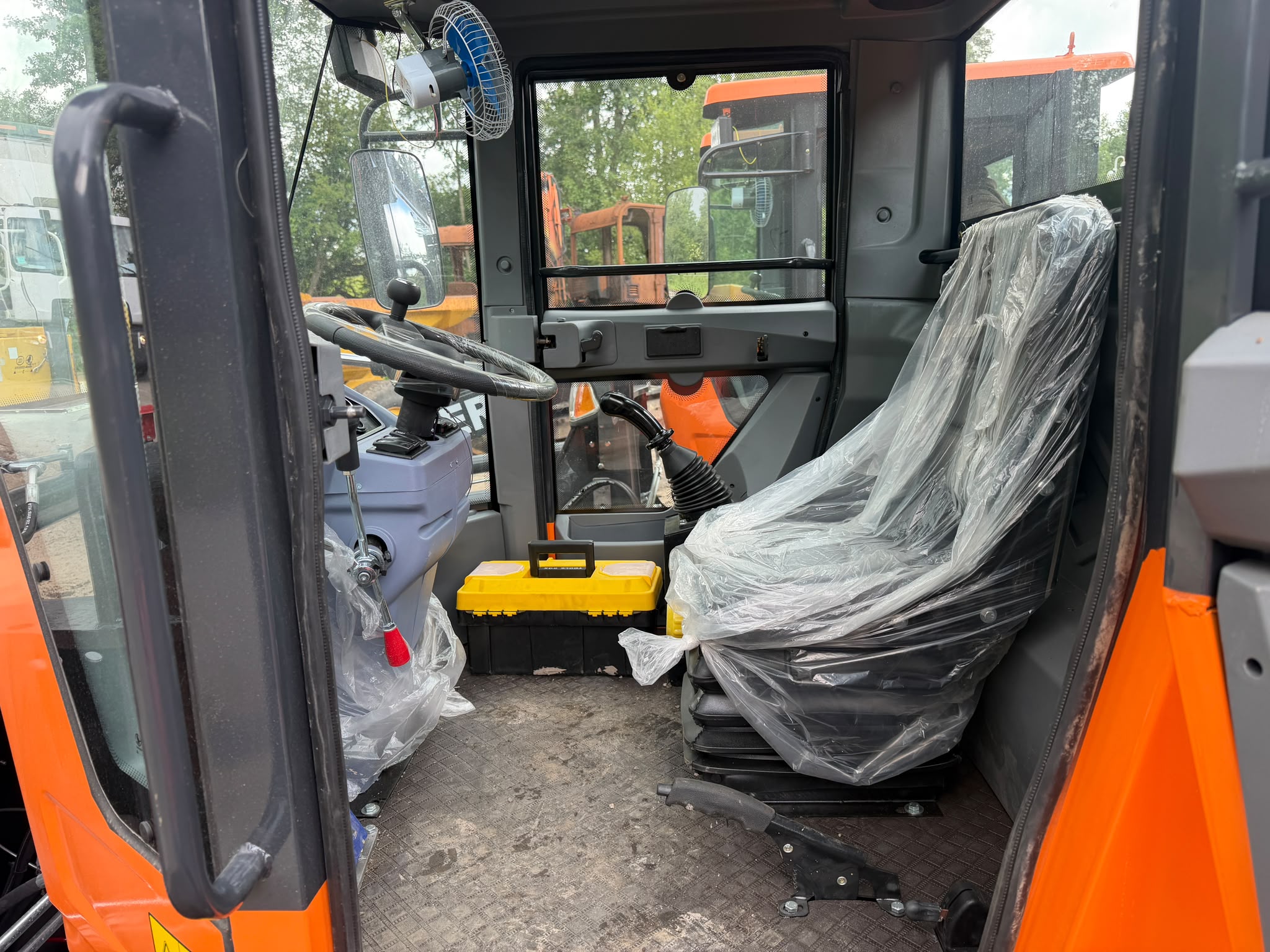 2026 loader for sale in Pilsley, Chesterfield — photo 2