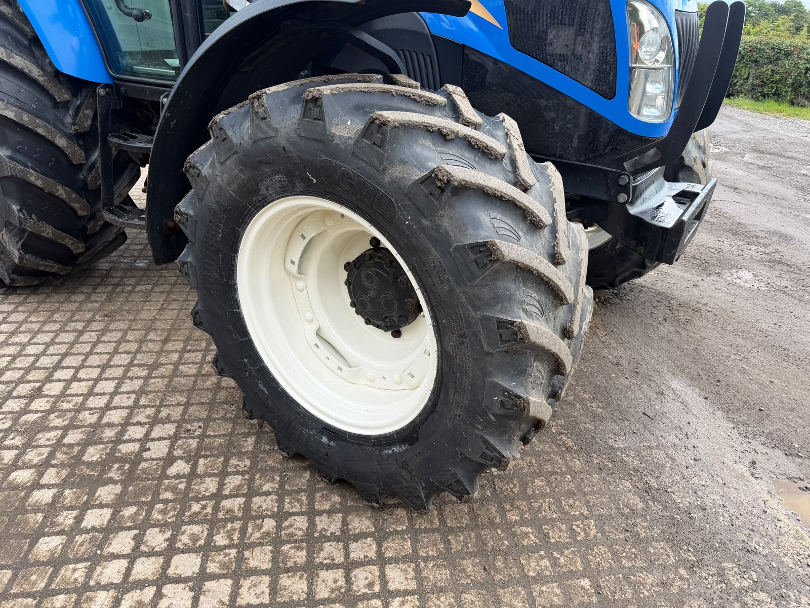 2016 New Holland tractor for sale in Pilsley, Chesterfield — photo 4