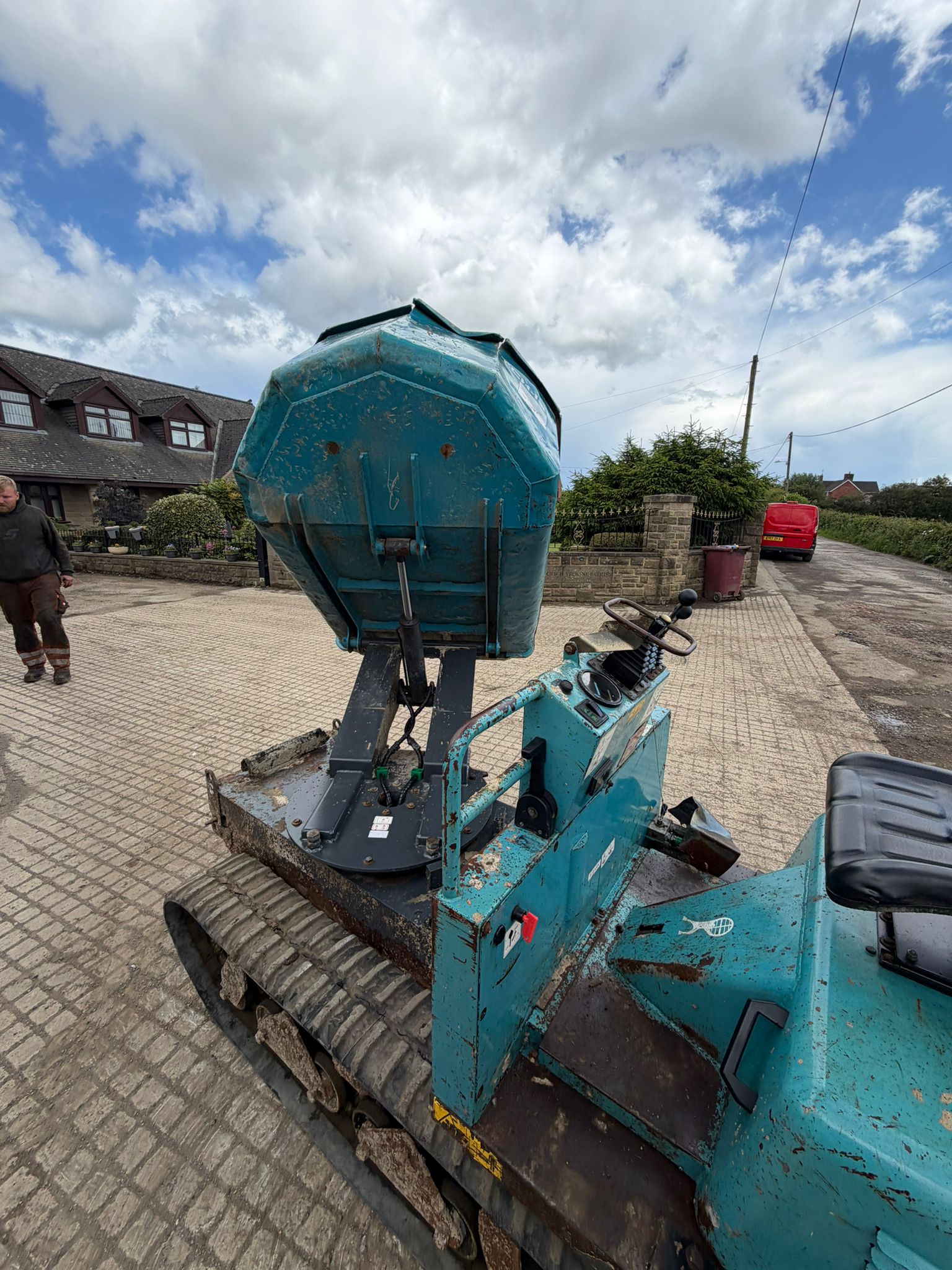 MESSERSI TCH-15S 1.5 TON SWIVEL SKIP TRACKED DUMPER dumper for sale in Pilsley, Chesterfield — photo 6