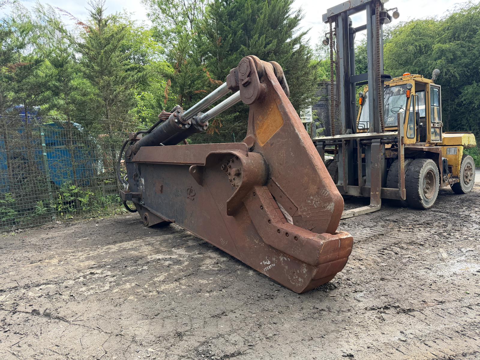 HYDRAULIC 70 TON EXCAVATOR METAL SHEAR