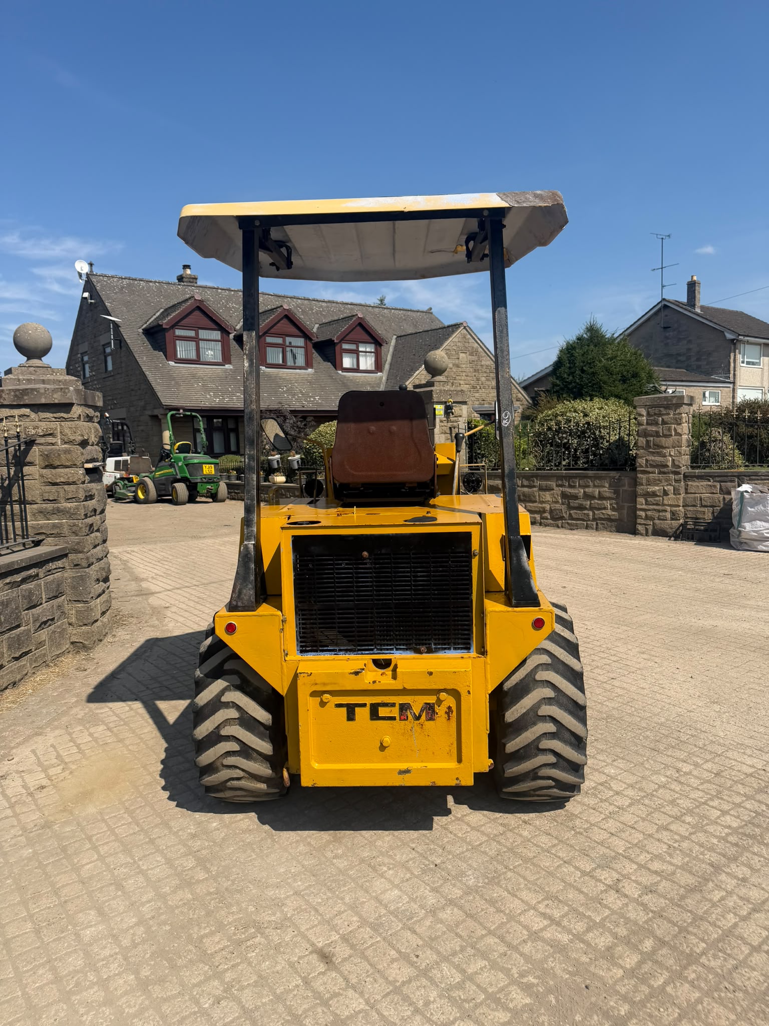 TCM 808A-2 DIESEL LOADING SHOVEL loader for sale in Pilsley, Chesterfield — photo 2