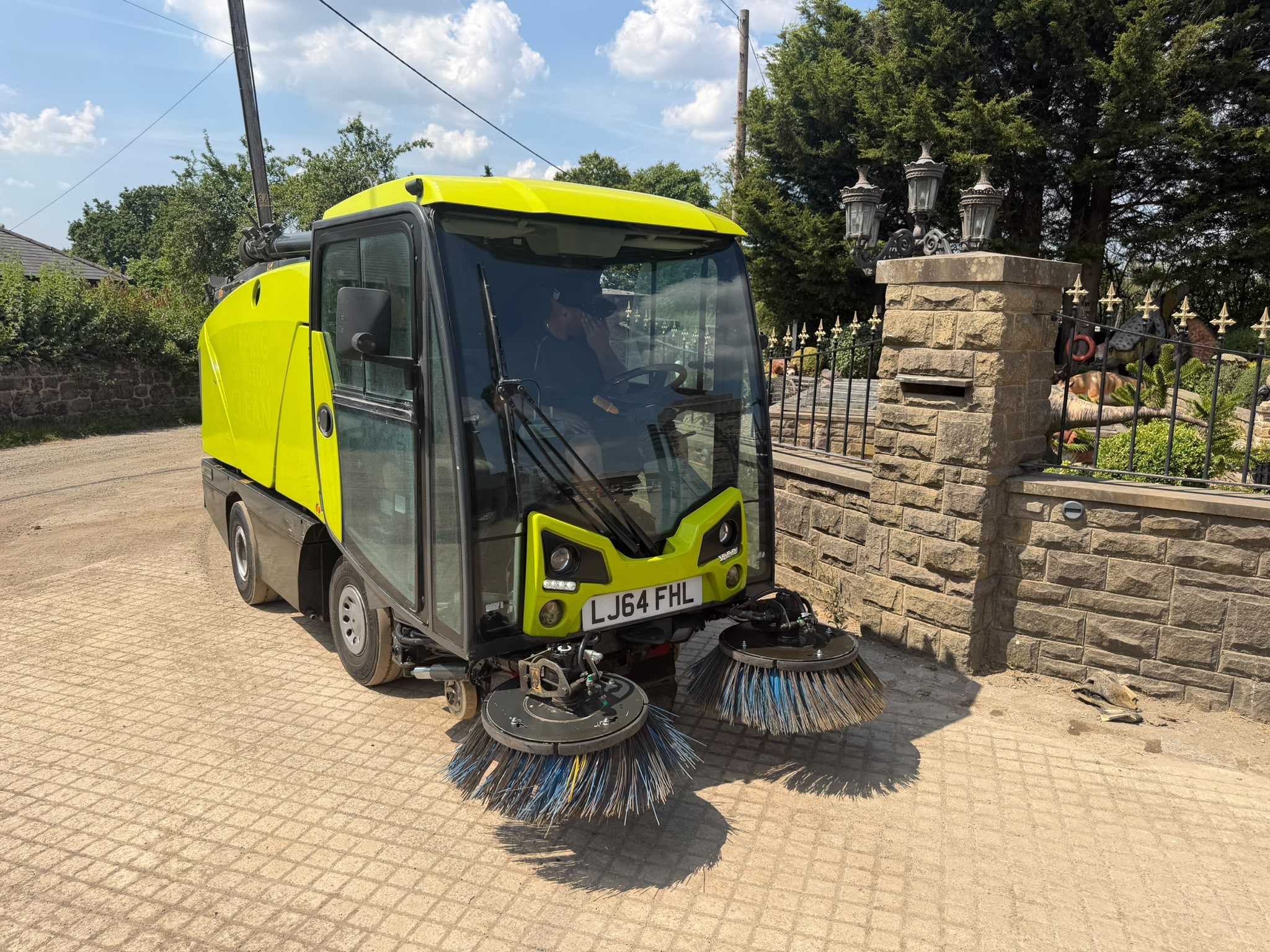 2015 attachment for sale in Pilsley, Chesterfield — photo 2