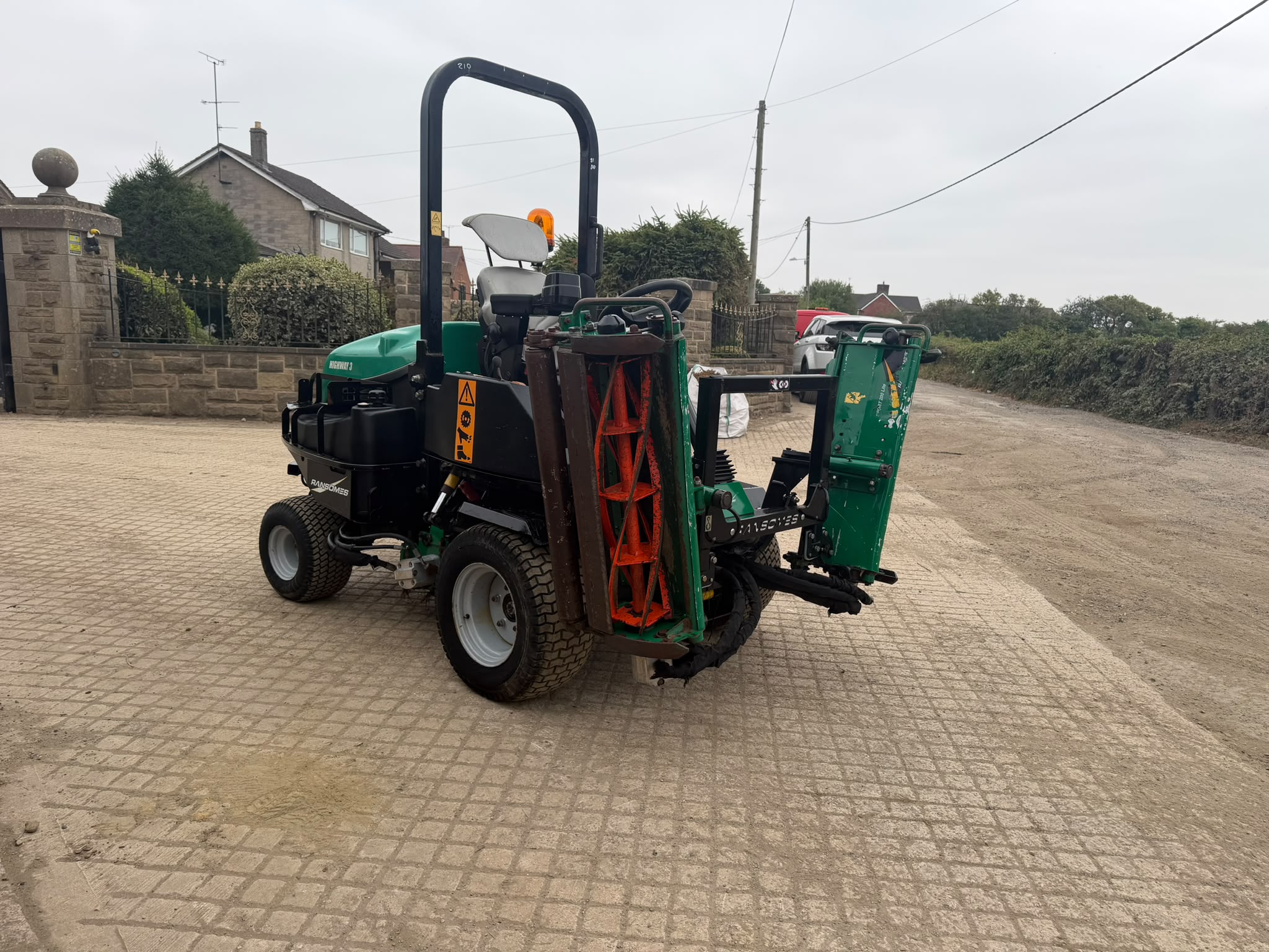 2010 Ransomes mower for sale in Pilsley, Chesterfield — photo 2