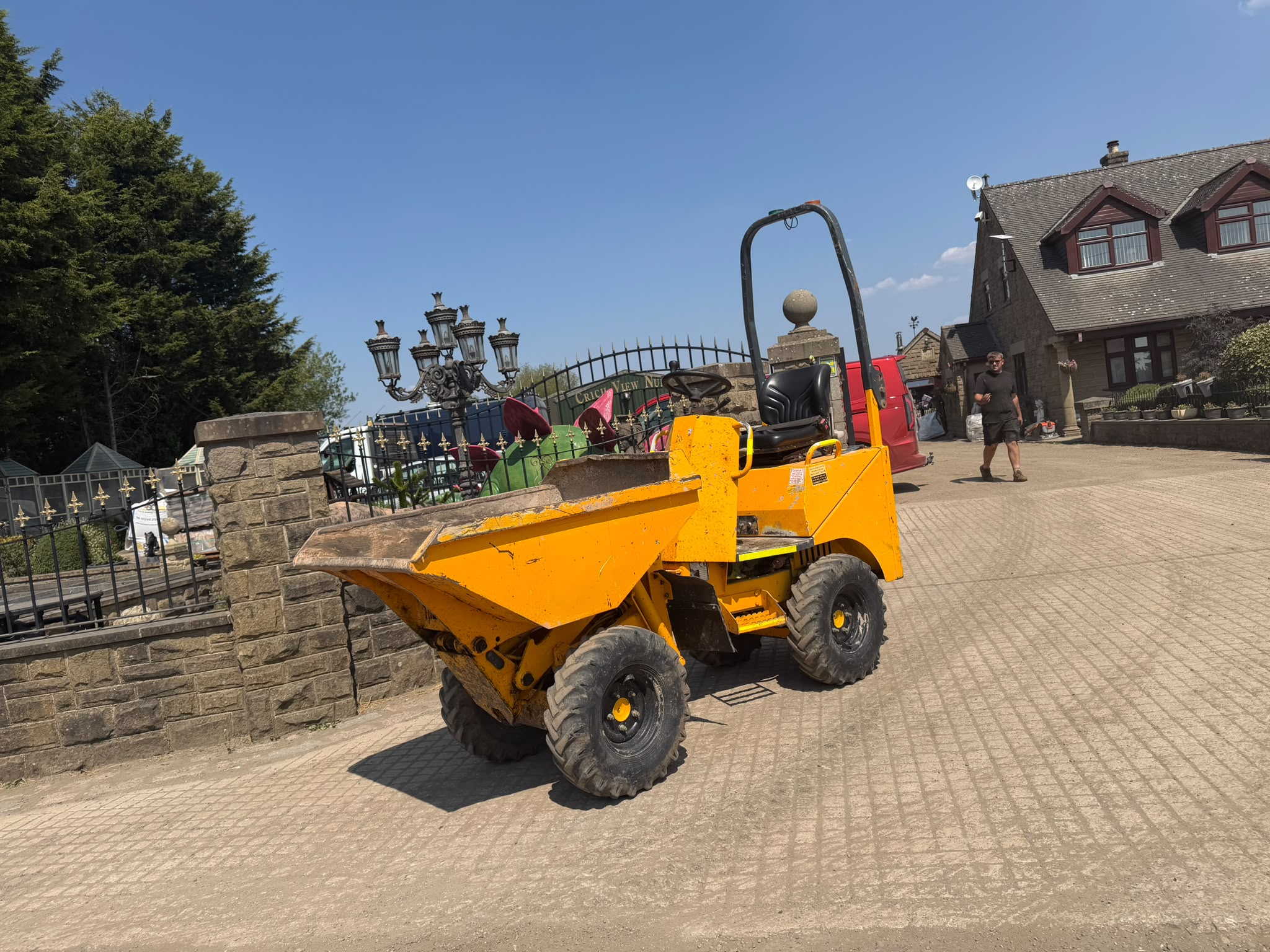 THWAITES 1 TON HIGH TIP DUMPER