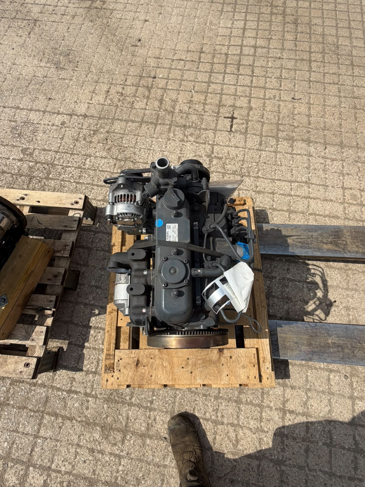 NEW/UNUSED KUBOTA D1105 3 CYLINDER DIESEL ENGINE