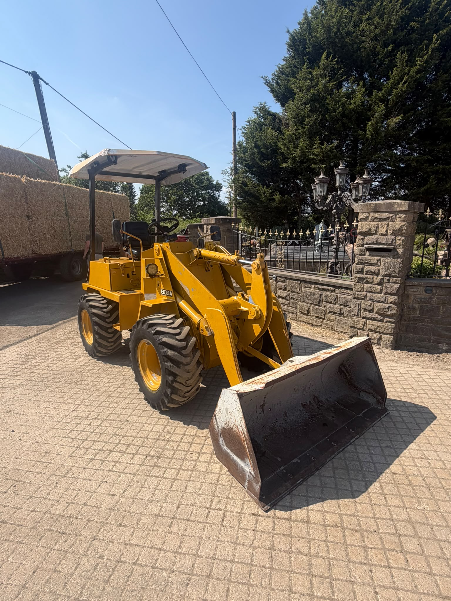 TCM 808A-2 DIESEL LOADING SHOVEL