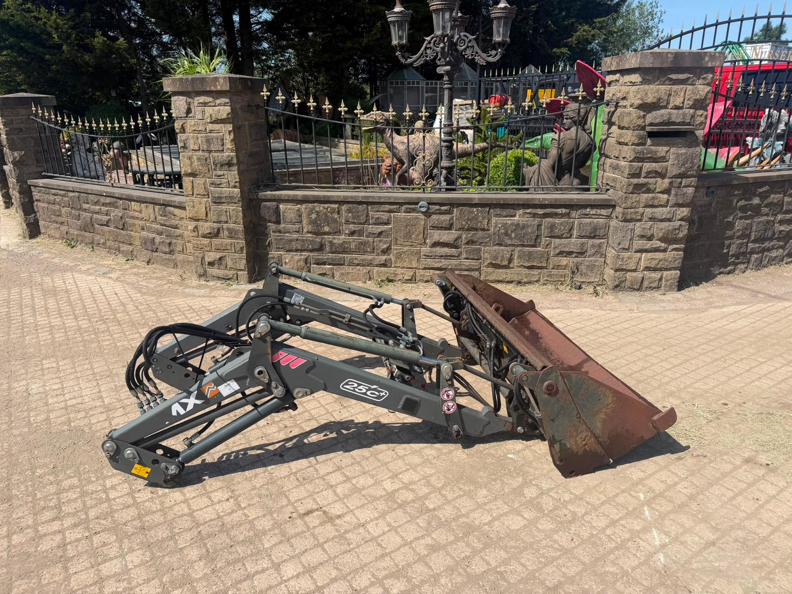 MAILLEUX MX 25C+ FRONT LOADER tractor for sale in Pilsley, Chesterfield — photo 6