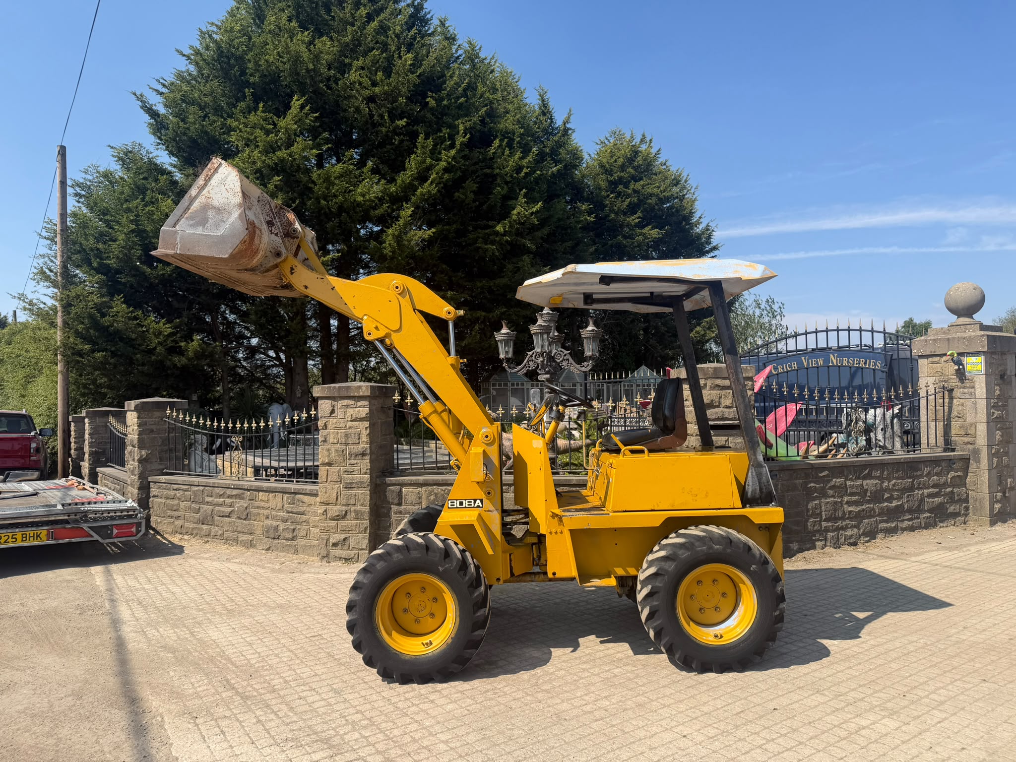 TCM 808A-2 DIESEL LOADING SHOVEL loader for sale in Pilsley, Chesterfield — photo 3
