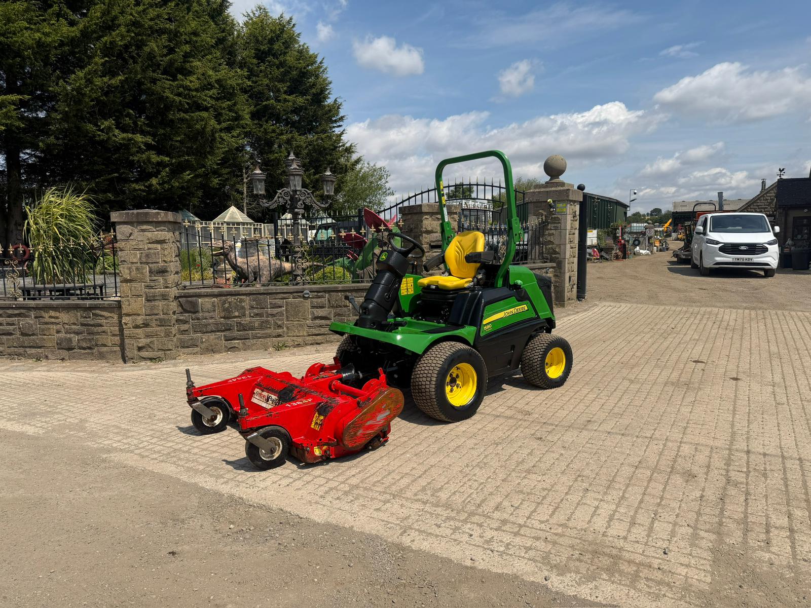 2017 JOHN DEERE 1580 TERRAINCUT 4WD OUTFRONT RIDE ON MOWER WITH TRIMAX FLAIL DECK