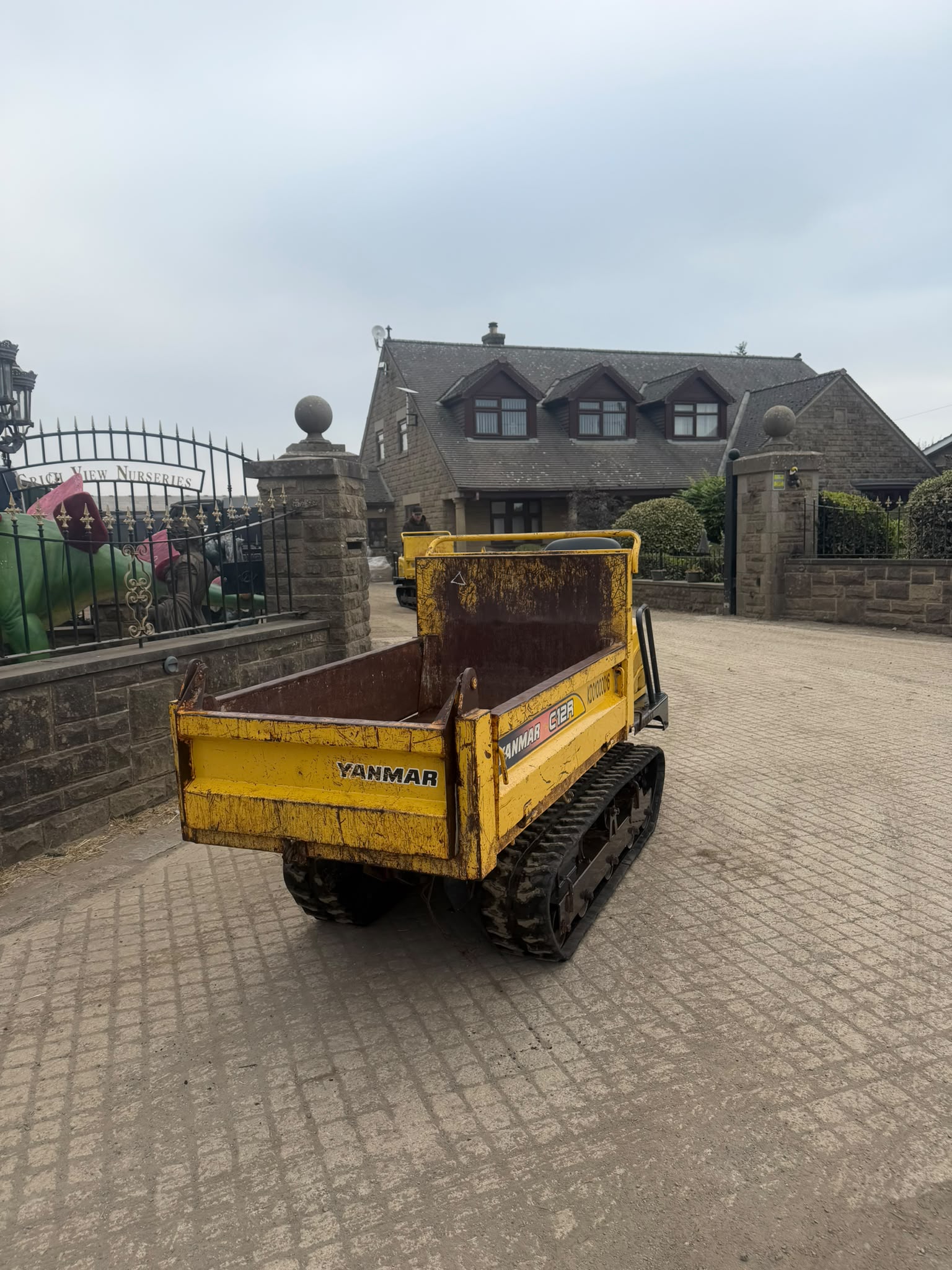 YANMAR C12R 1.2 TON DIESEL TRACKED DUMPER