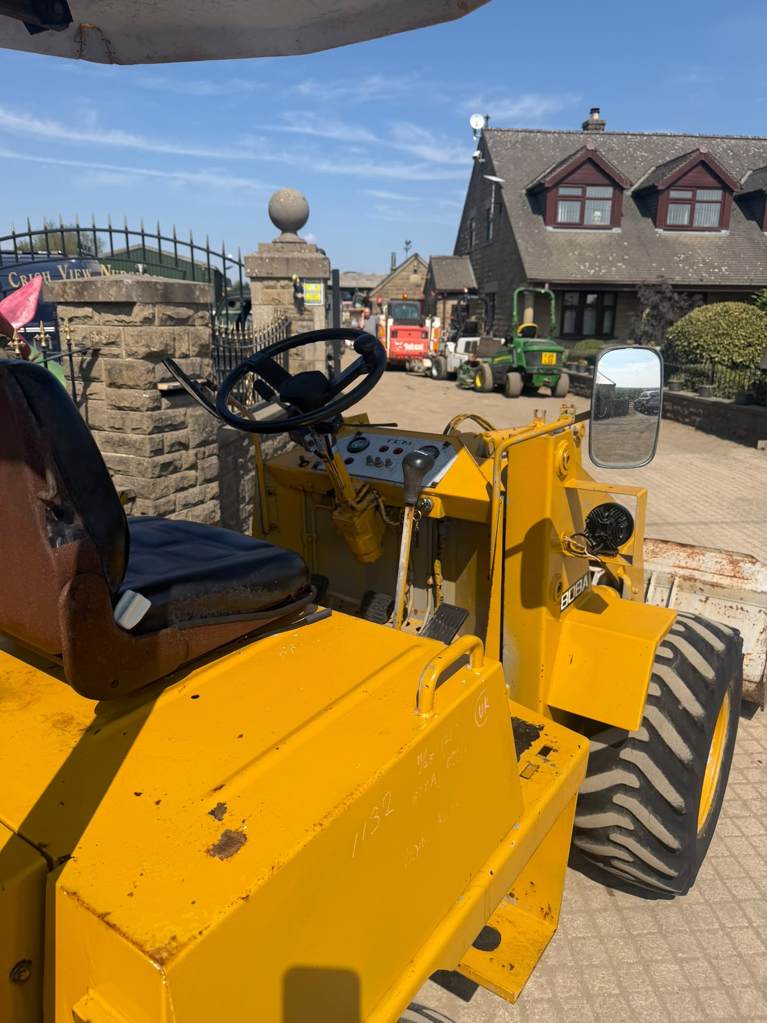 TCM 808A-2 DIESEL LOADING SHOVEL loader for sale in Pilsley, Chesterfield — photo 10