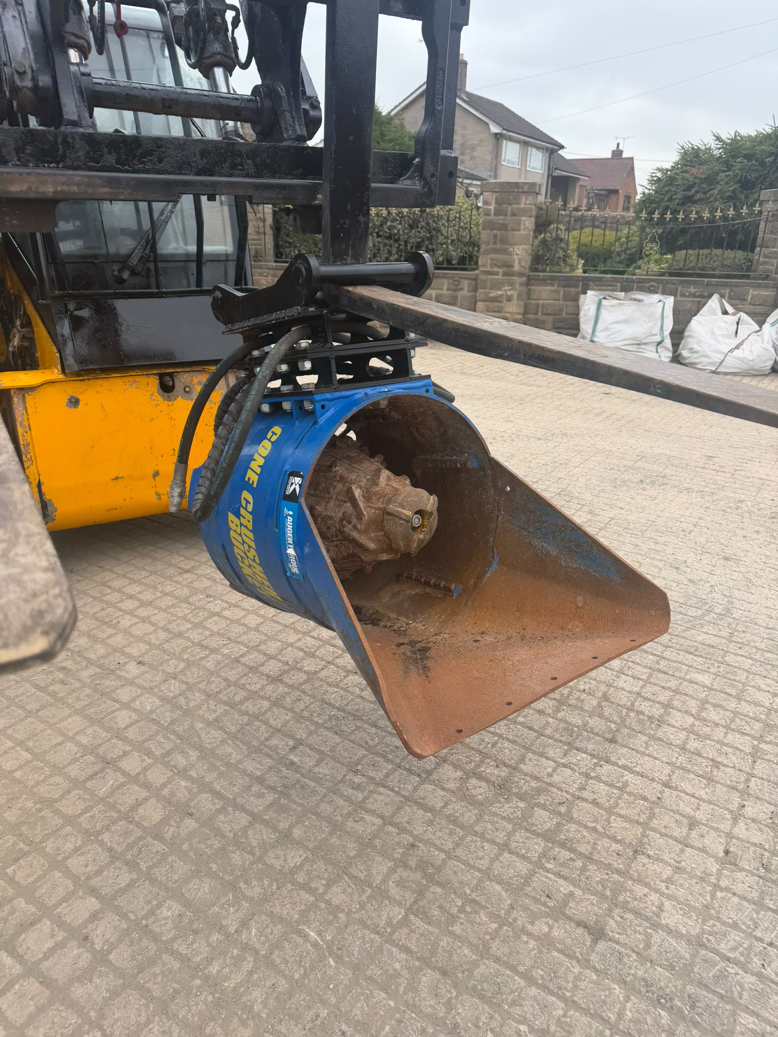 AUGER TORQUE HYDRUALIC EXCAVATOR CONE CRUSHER BUCKET excavator for sale in Pilsley, Chesterfield — photo 10