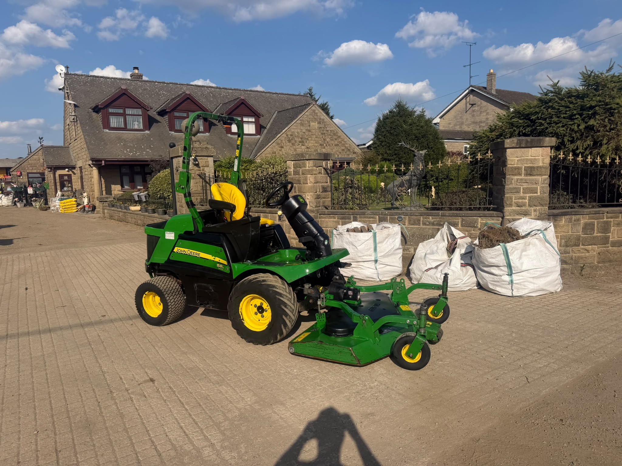2019 JOHN DEERE 1580 TERRAINCUT 4WD OUTFRONT RIDE ON MOWER WITH 62” ROTARY DECK