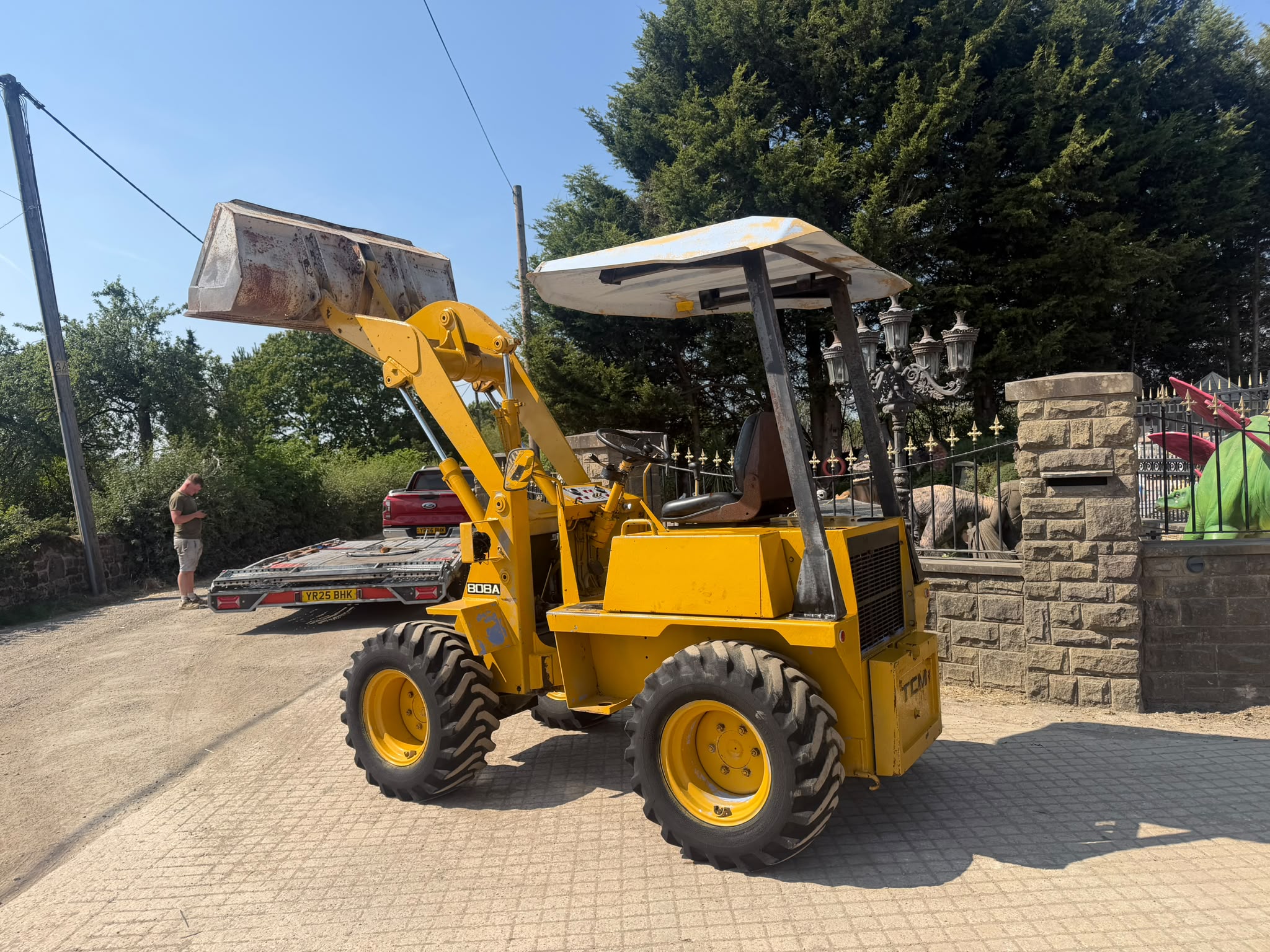 TCM 808A-2 DIESEL LOADING SHOVEL loader for sale in Pilsley, Chesterfield — photo 12