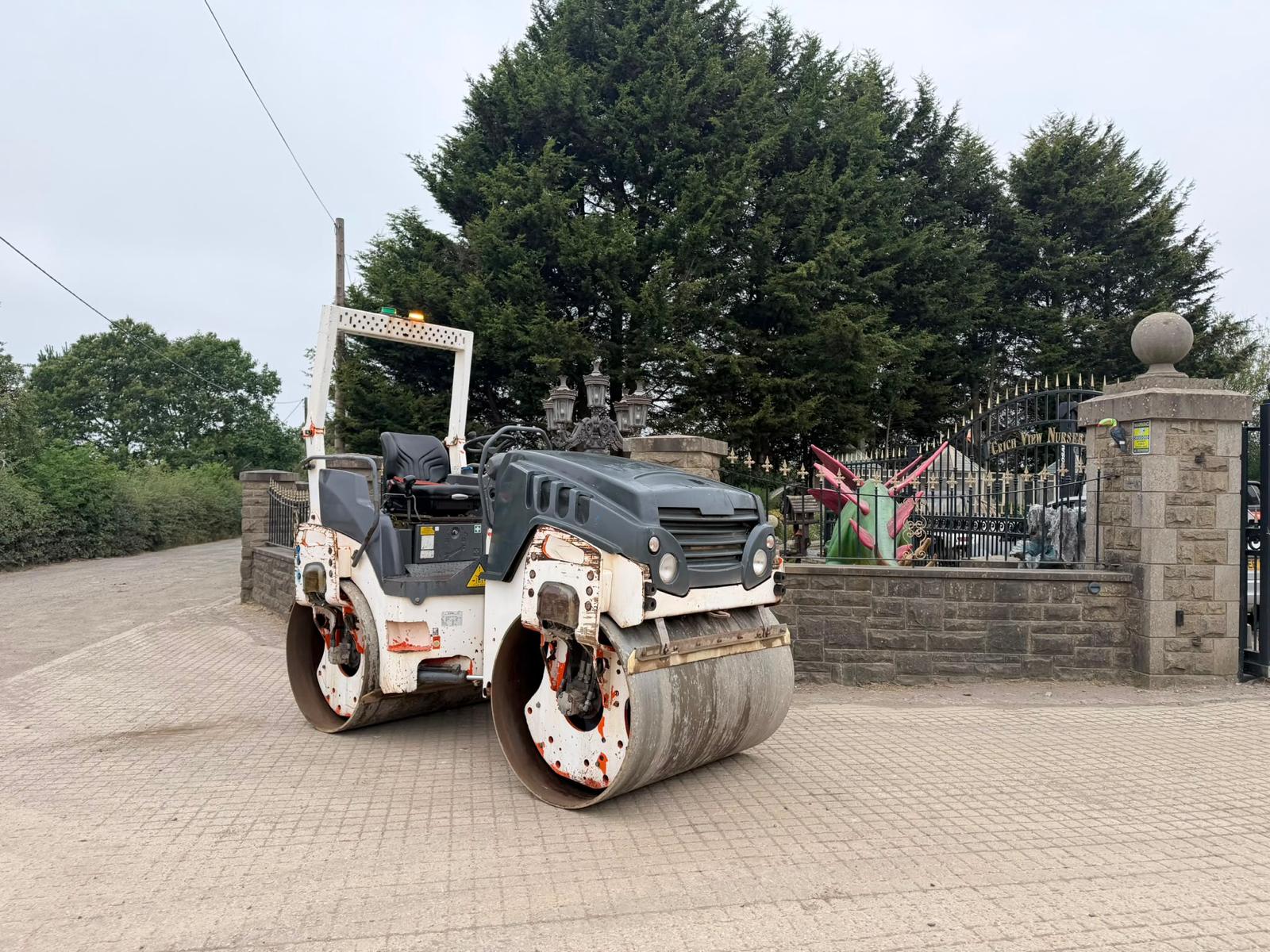 2015 HAMM HD13VV 1300MM 4 TON DIESEL TWIN DRUM VIBRATING ROLLER
