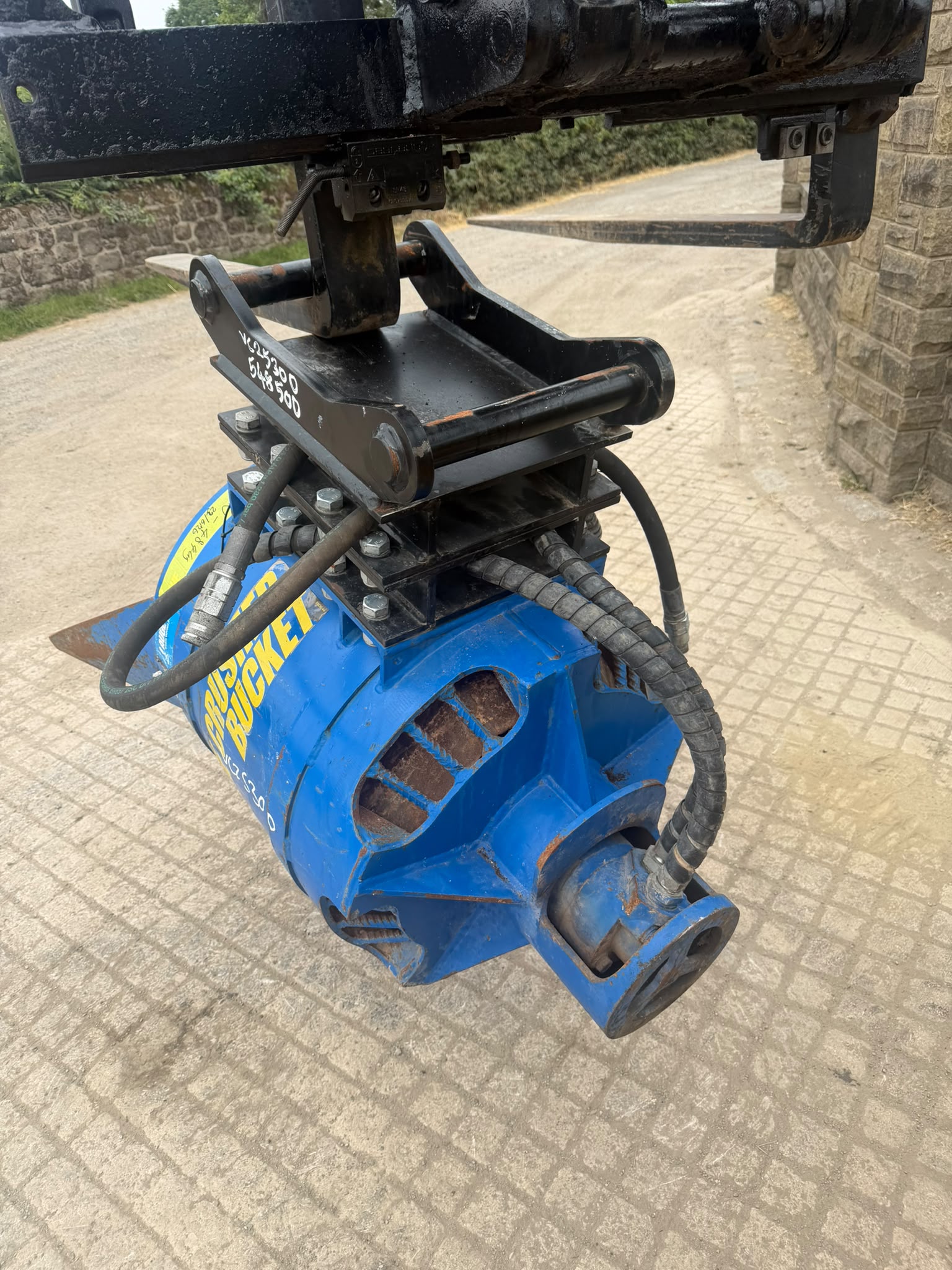 AUGER TORQUE HYDRUALIC EXCAVATOR CONE CRUSHER BUCKET excavator for sale in Pilsley, Chesterfield — photo 2
