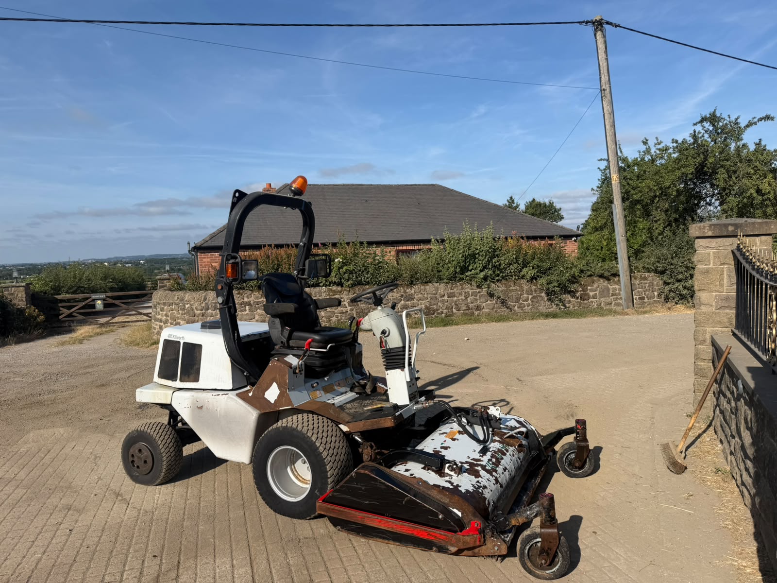 2017 mower for sale in Pilsley, Chesterfield — photo 4