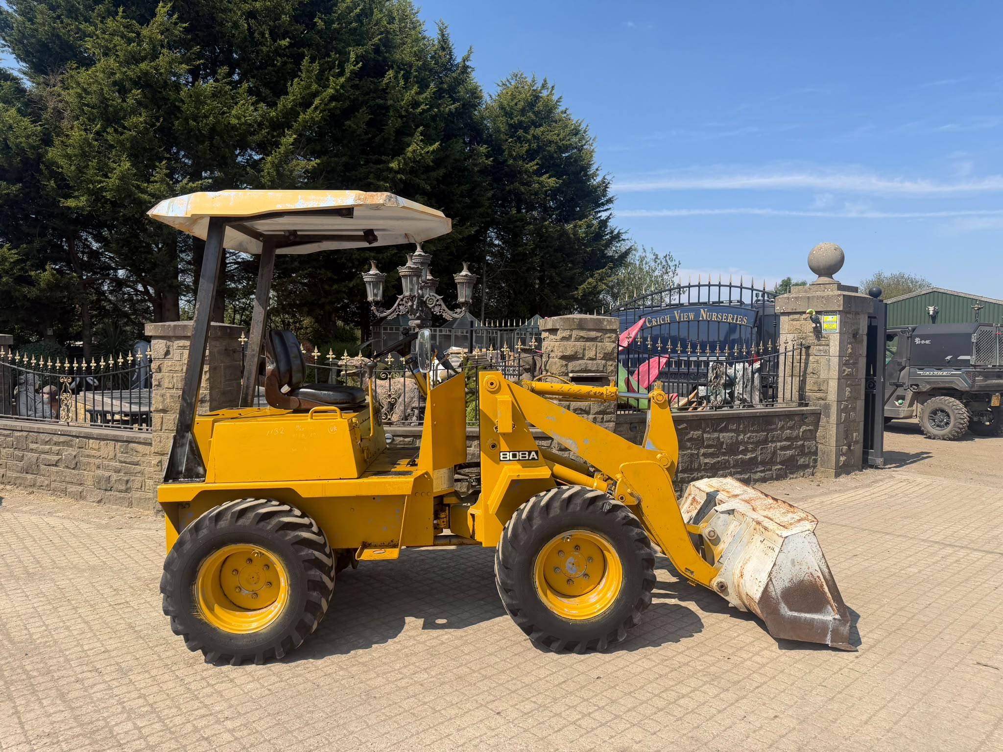 TCM 808A-2 DIESEL LOADING SHOVEL loader for sale in Pilsley, Chesterfield — photo 5