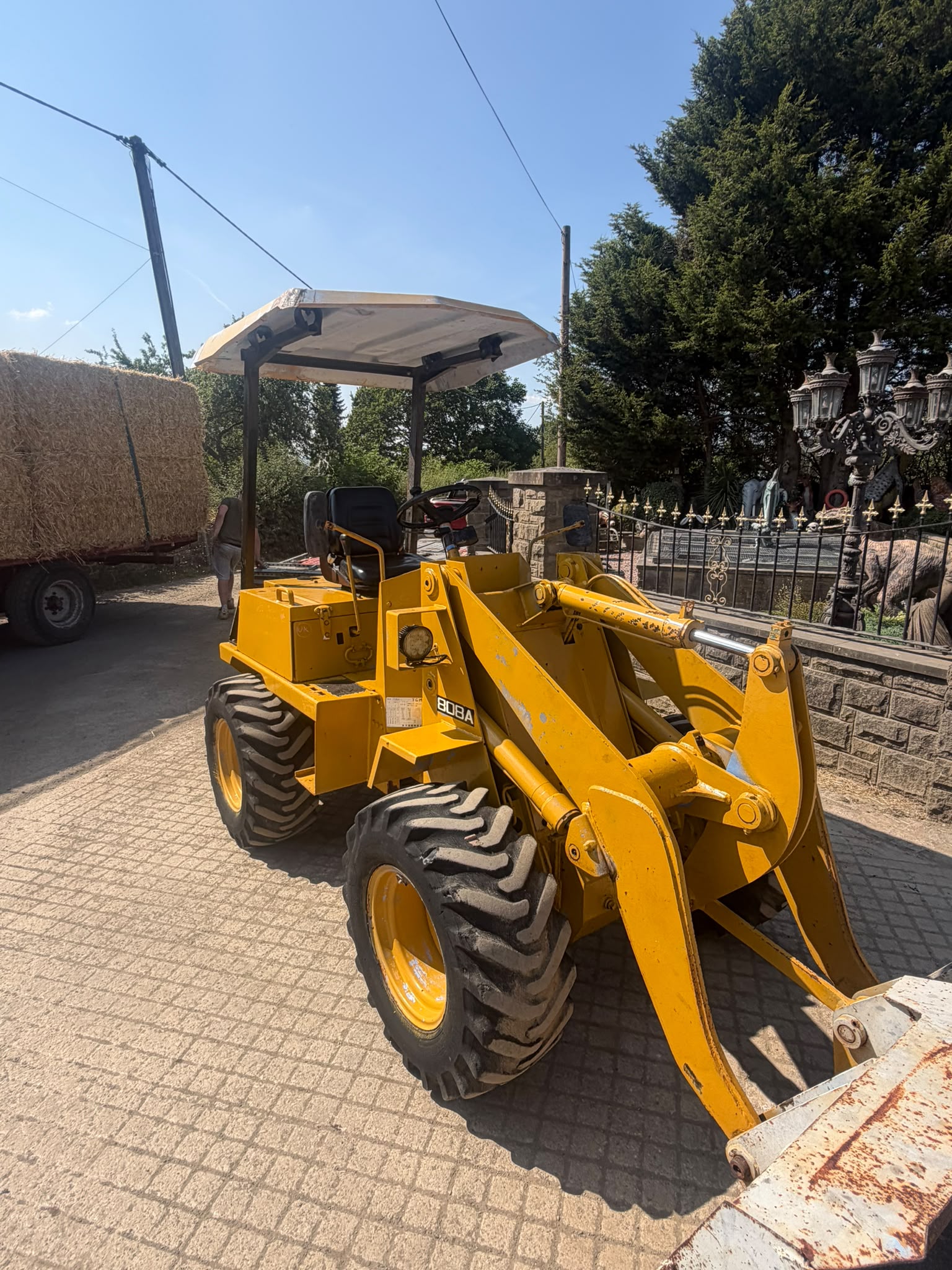 TCM 808A-2 DIESEL LOADING SHOVEL loader for sale in Pilsley, Chesterfield — photo 11