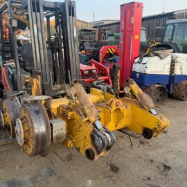 FRONT/REAR HYDRAULIC RAILWAY GEAR