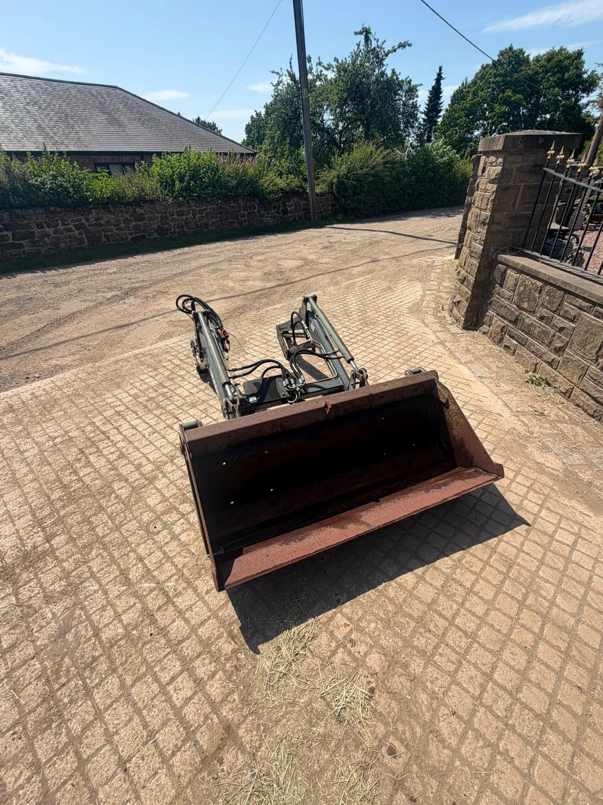 MAILLEUX MX 25C+ FRONT LOADER tractor for sale in Pilsley, Chesterfield — photo 4