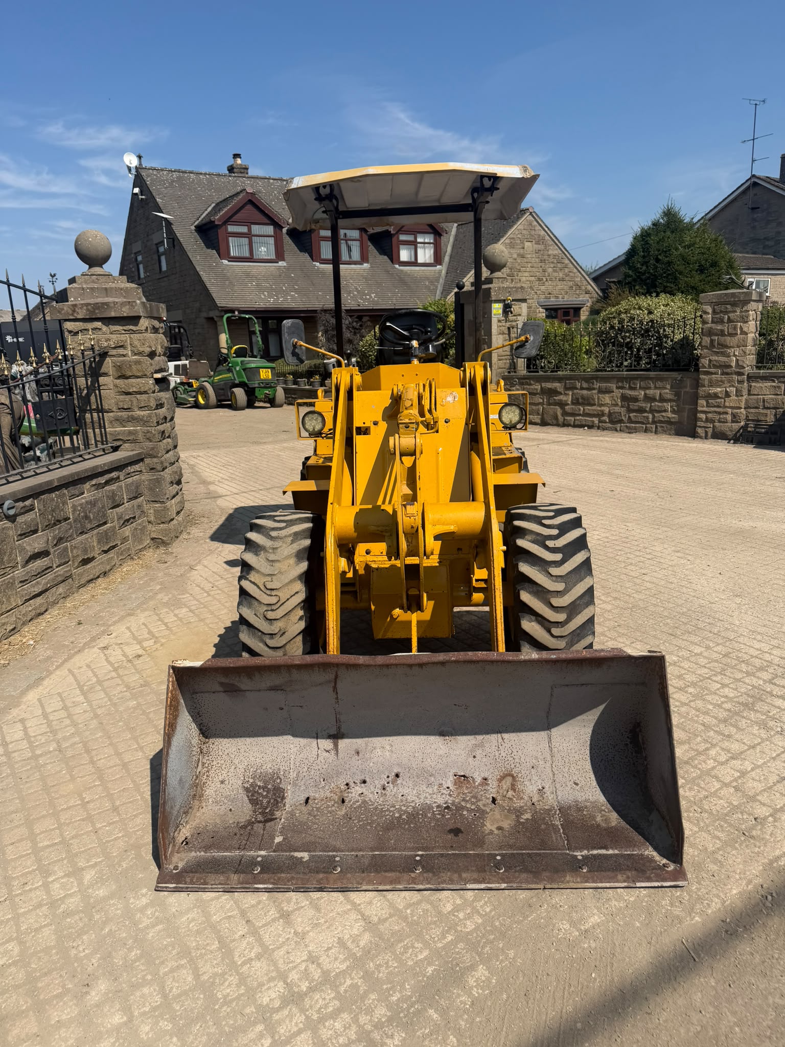 TCM 808A-2 DIESEL LOADING SHOVEL loader for sale in Pilsley, Chesterfield — photo 7