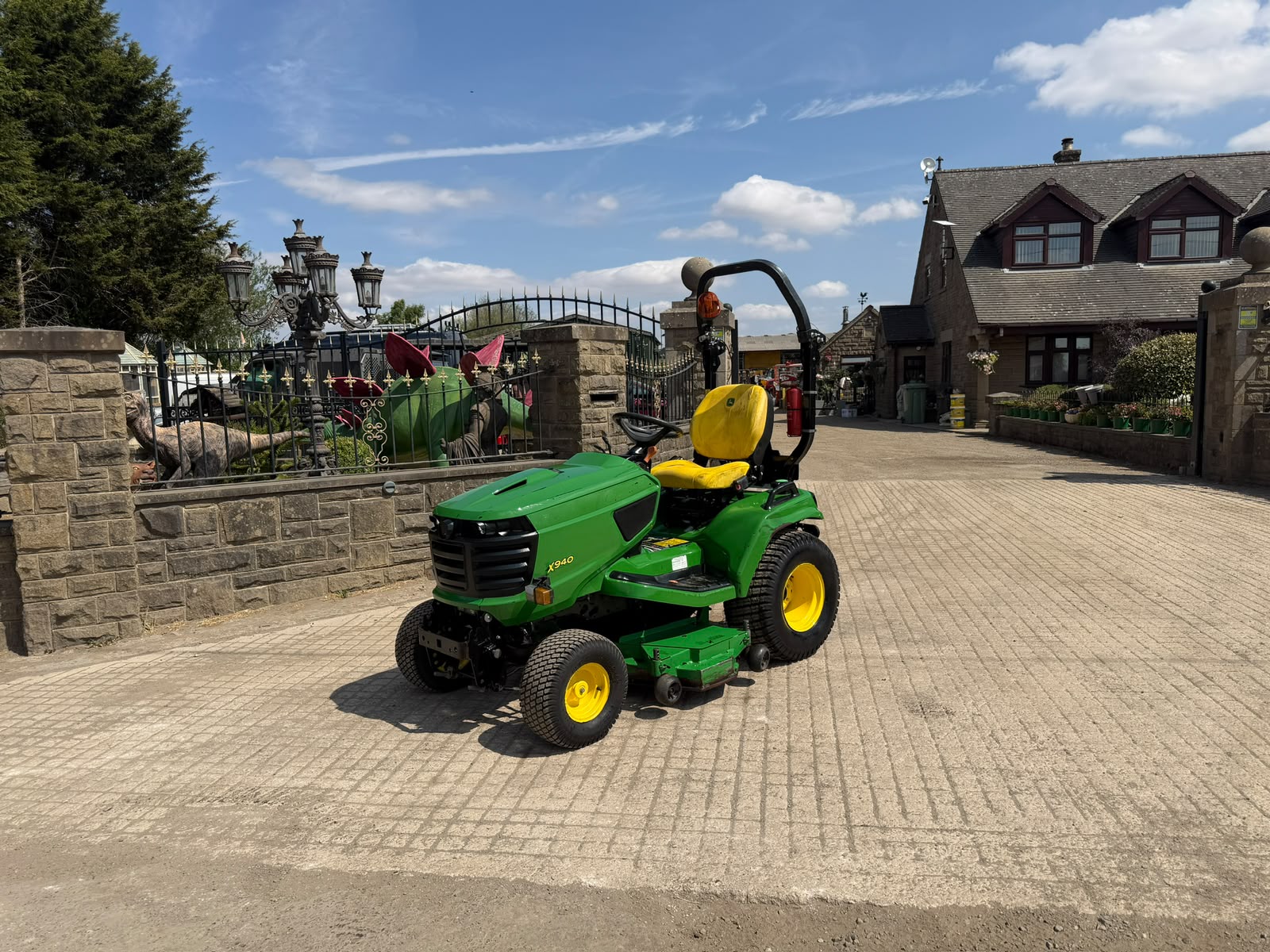 2021 JOHN DEERE X940 24HP DIESEL RIDE ON MOWER