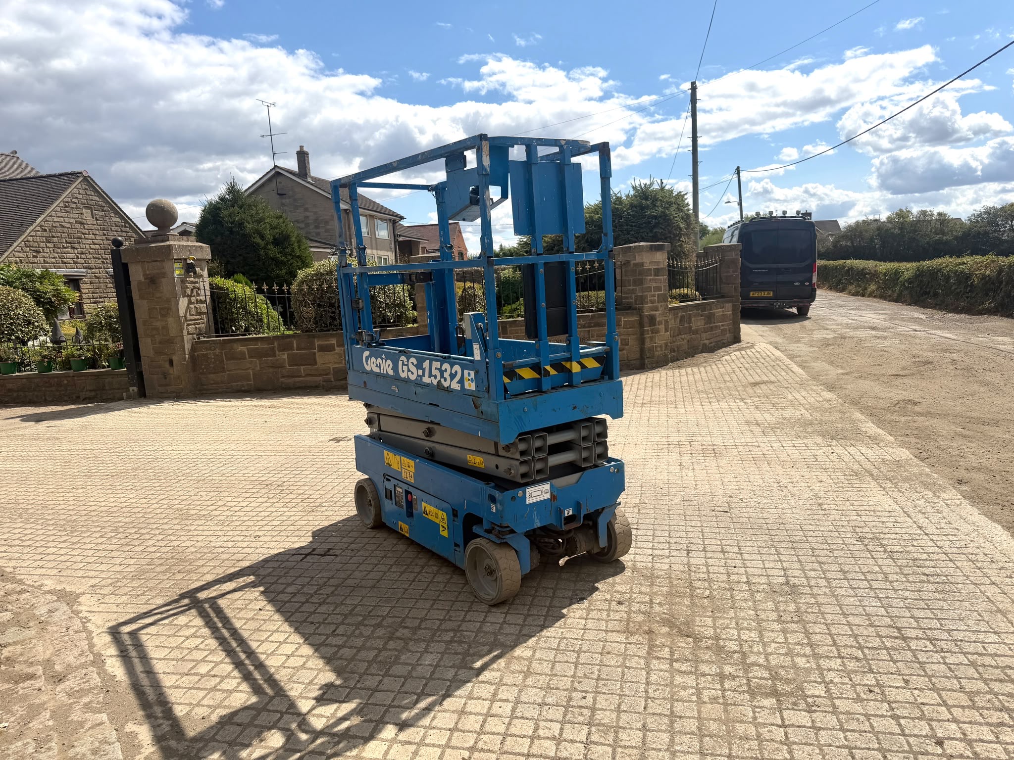 2014 Genie scissor lift for sale in Pilsley, Chesterfield — photo 9