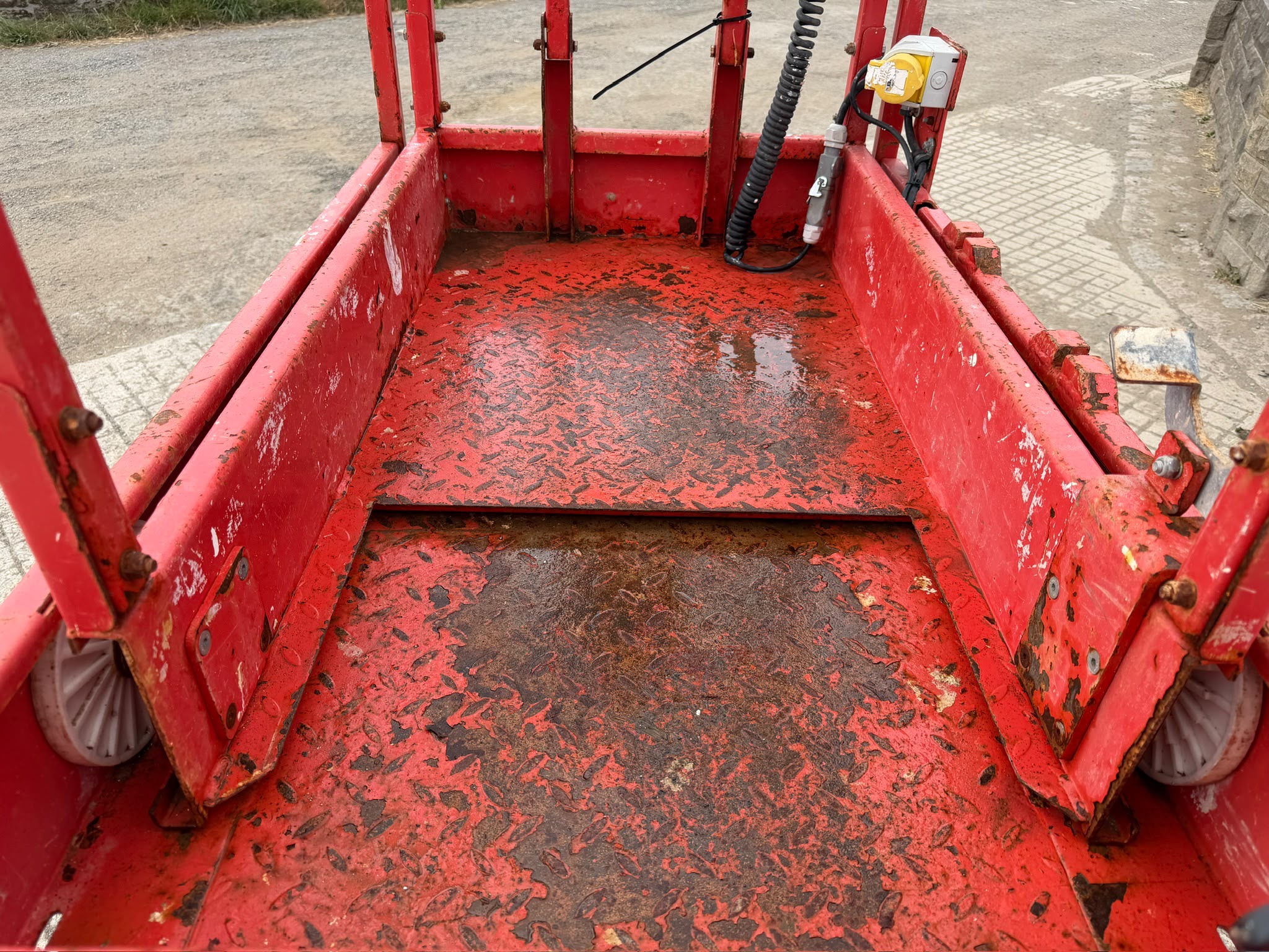 2021 Skyjack scissor lift for sale in Pilsley, Chesterfield — photo 6