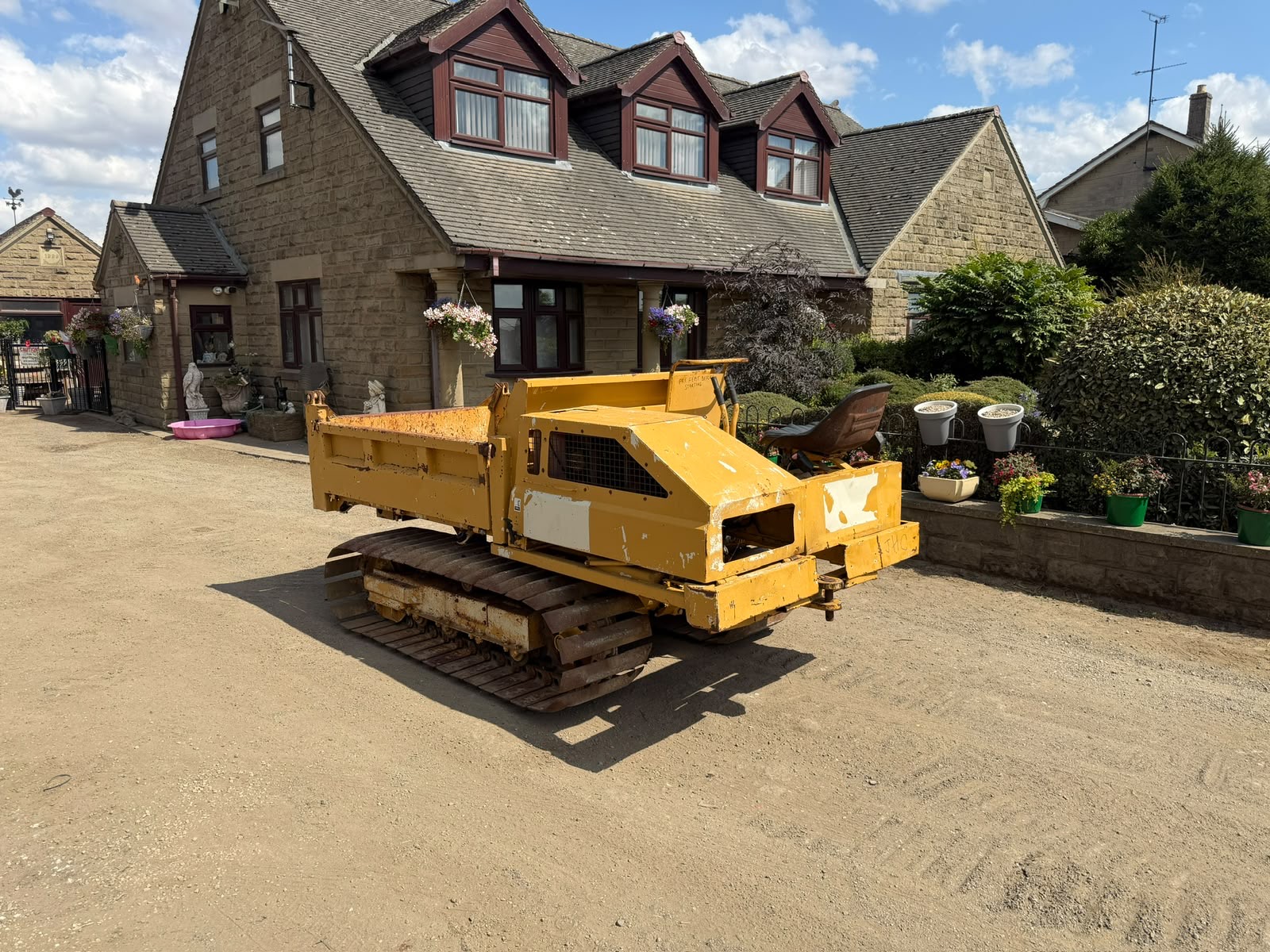 KUBOTA RC-23PL DIESEL TRACKED DUMPER
