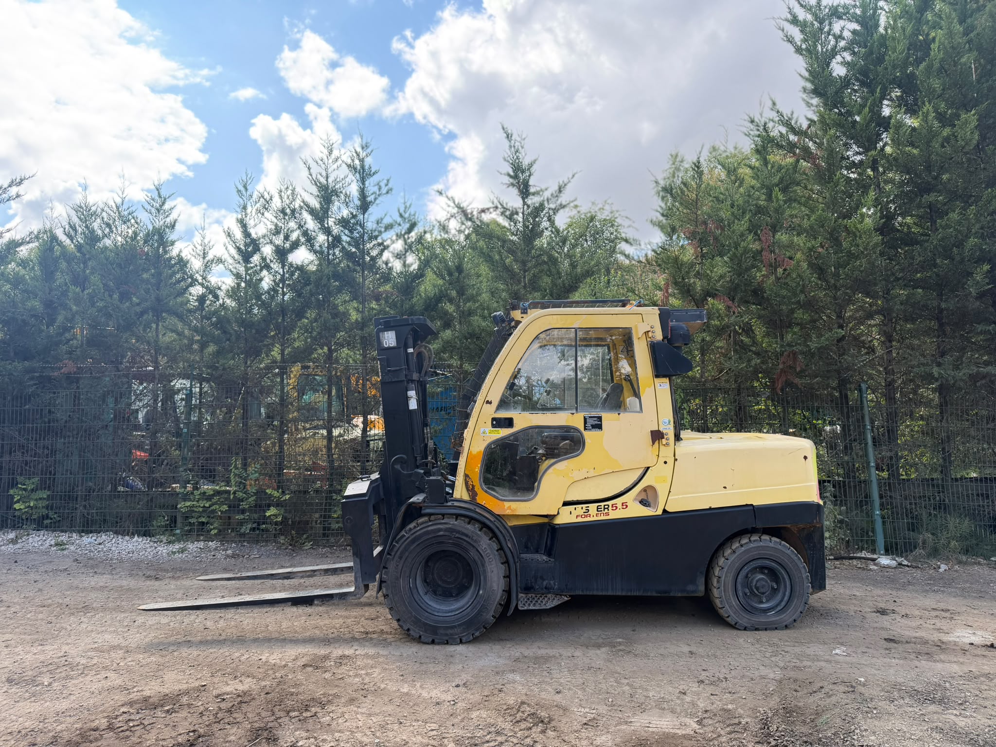 2015 HYSTER FORTENS H5.5FT 5.5 TON TWIN WHEELED DIESEL COUNTERBALANCE FORKLIFT