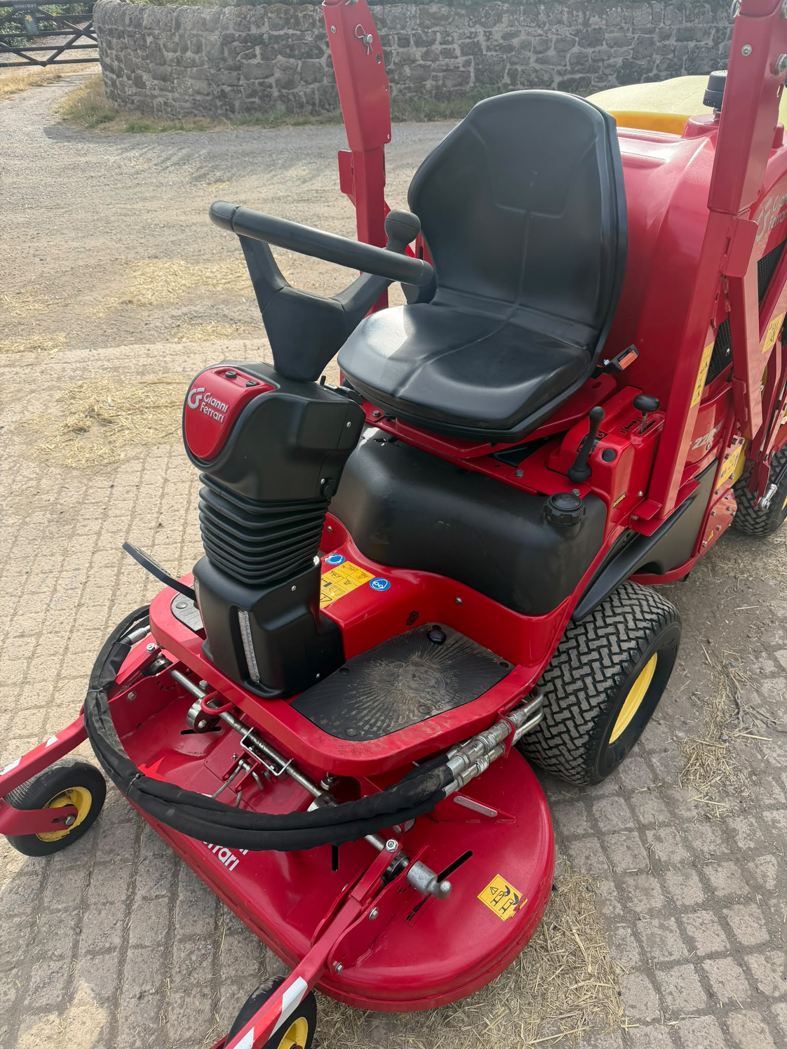 2022 mower for sale in Pilsley, Chesterfield — photo 6