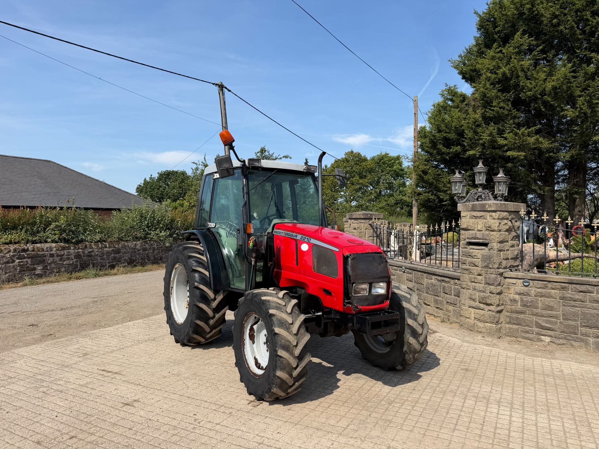 MASSEY FERGUSON 2210 55HP 4WD TRACTOR