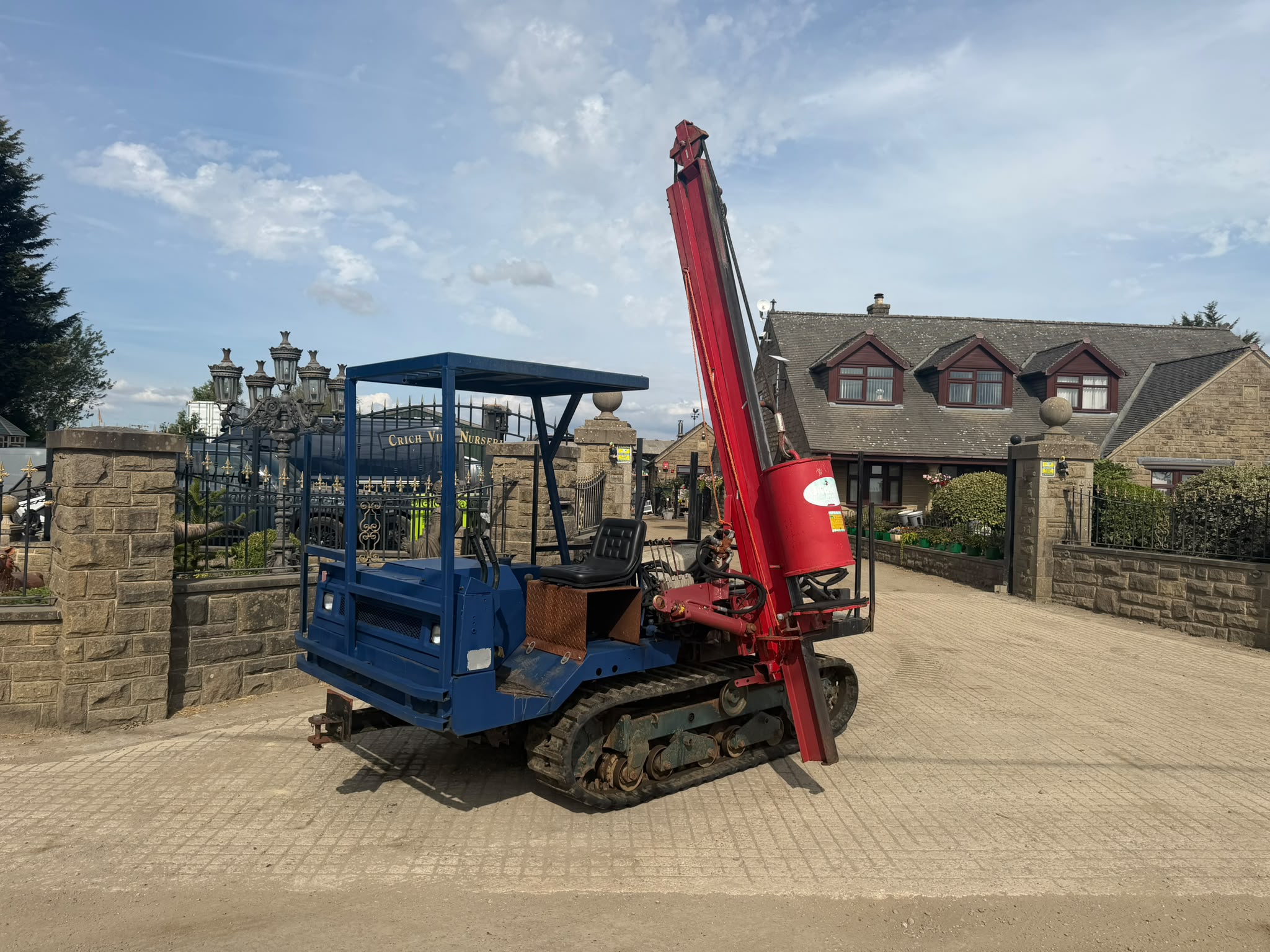 YANMAR C30R DIESEL TRACKED CRAWLER WITH MALONE POST KNOCKER
