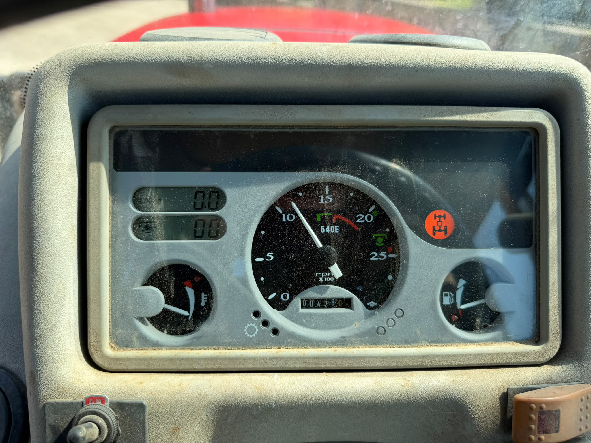 Massey Ferguson tractor for sale in Pilsley, Chesterfield — photo 4