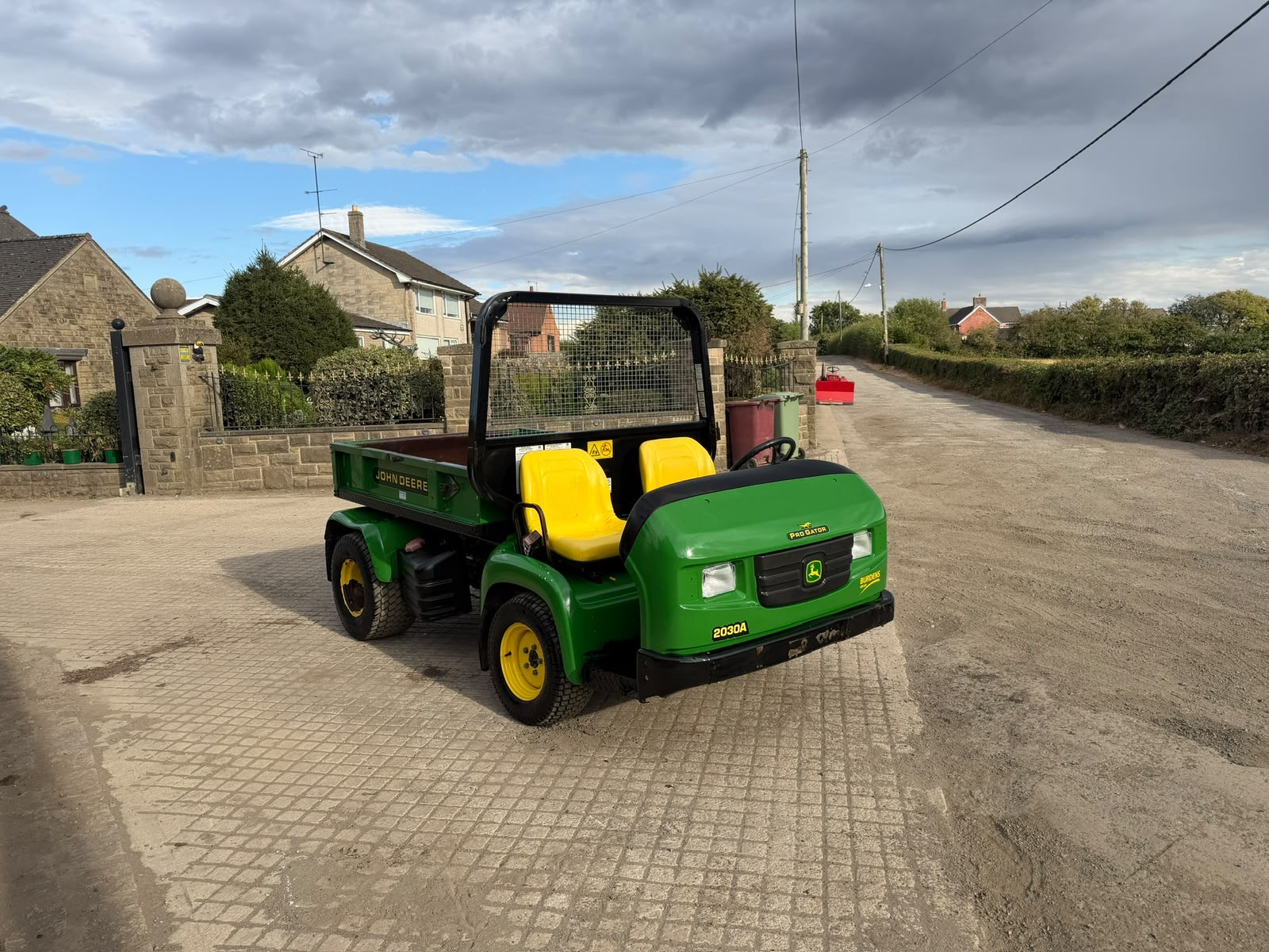 2011 JOHN DEERE 2030A 4WD PRO GATOR UTILITY VEHICLE