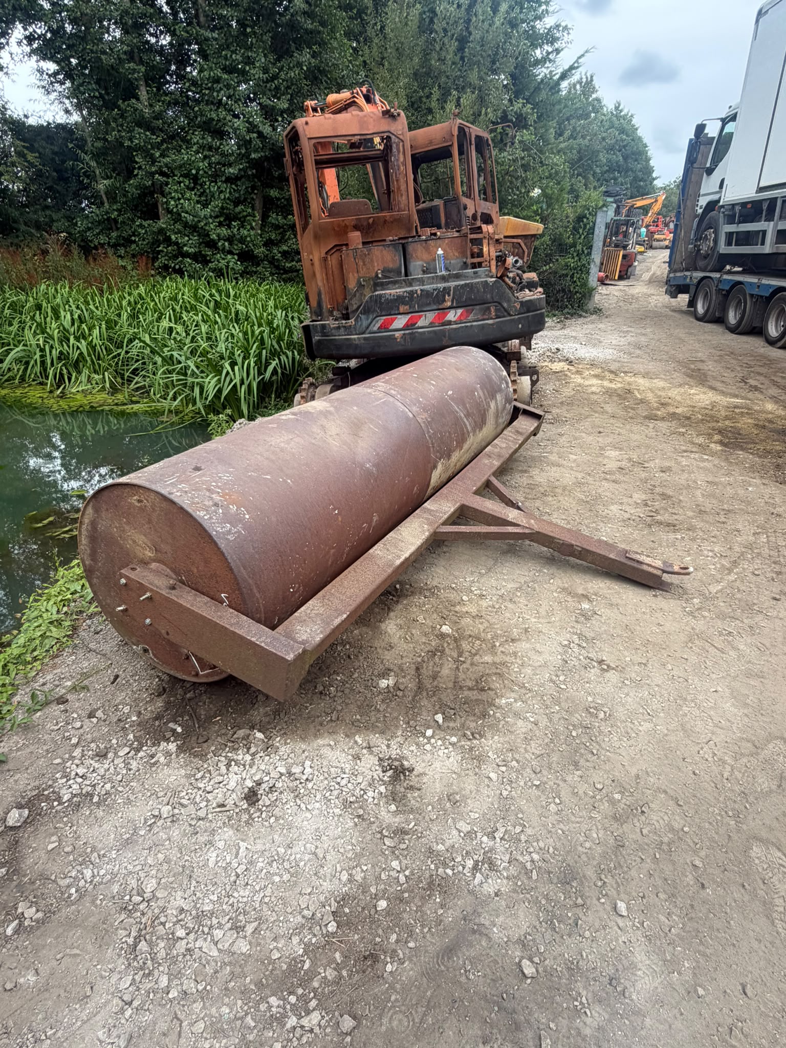 10FT TOWBEHIND ROLLER tractor for sale in Pilsley, Chesterfield — photo 3