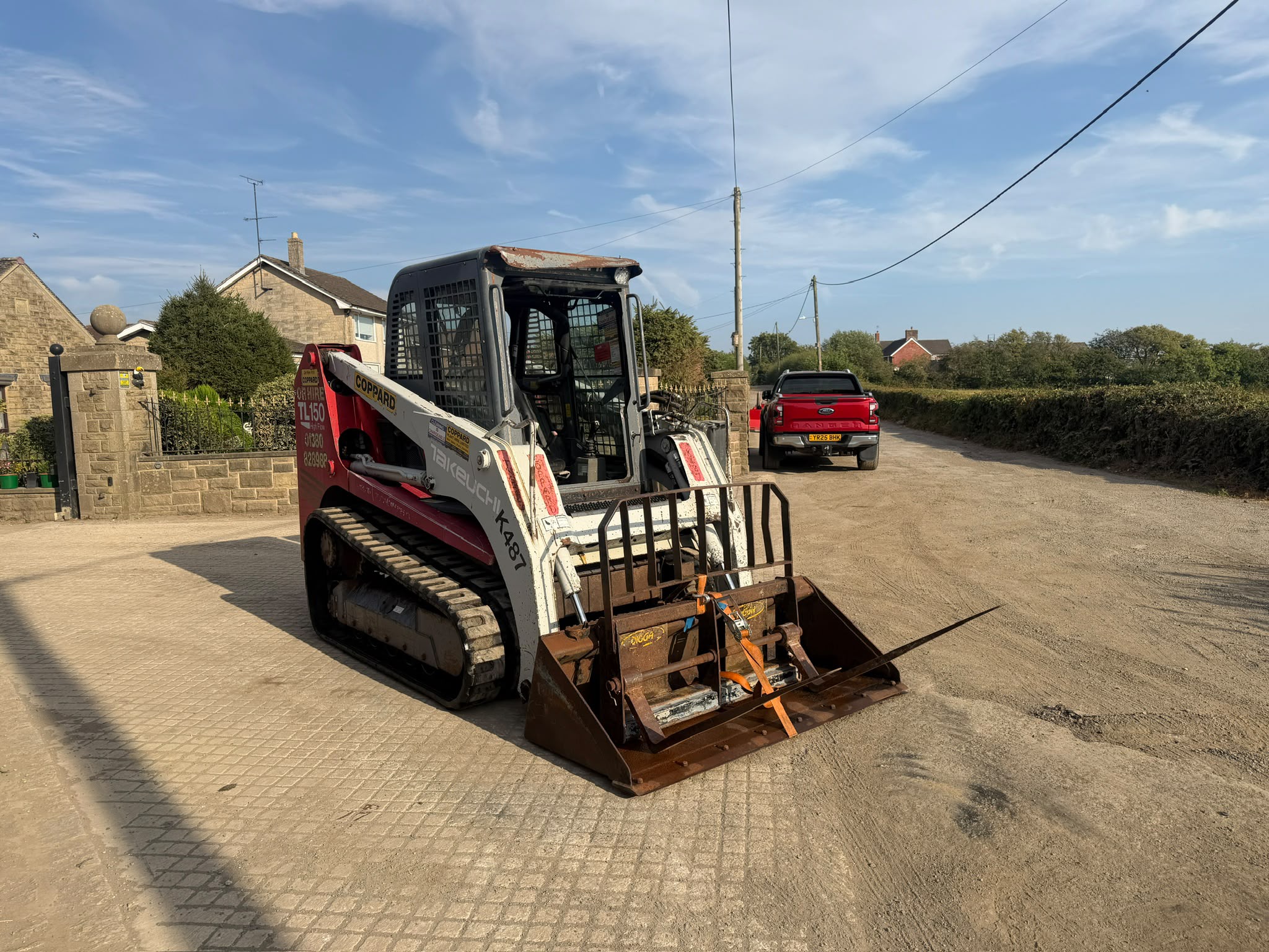 TAKEUCHI TL150 TRACKED SKIDSTEER LOADER WITH BUCKET AND FORKS