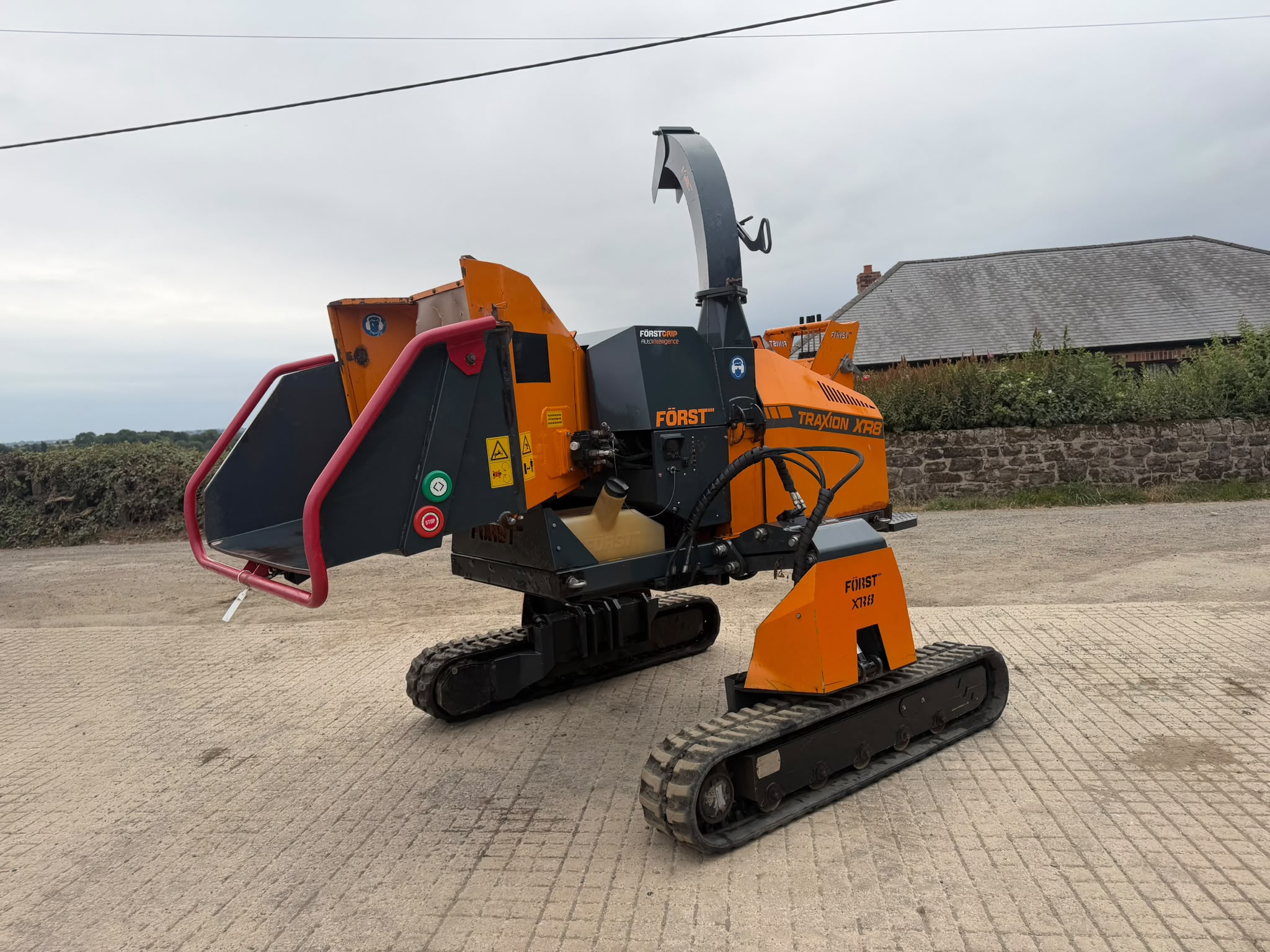 2016 FORST XR8D TRAXION 8” DIESEL WOOD CHIPPER