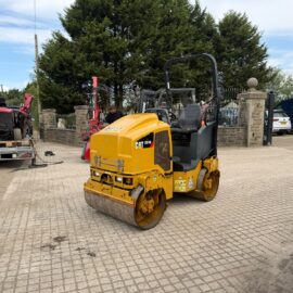 2016 CATERPILLAR CB14B 1000MM DIESEL TWIN DRUM VIBRATING ROLLER