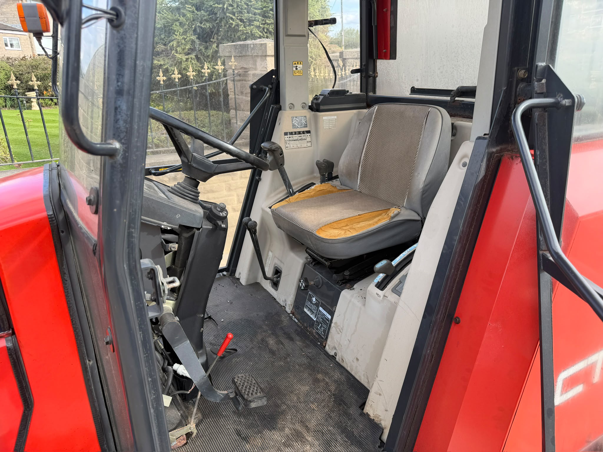 Yanmar tractor for sale in Pilsley, Chesterfield — photo 11