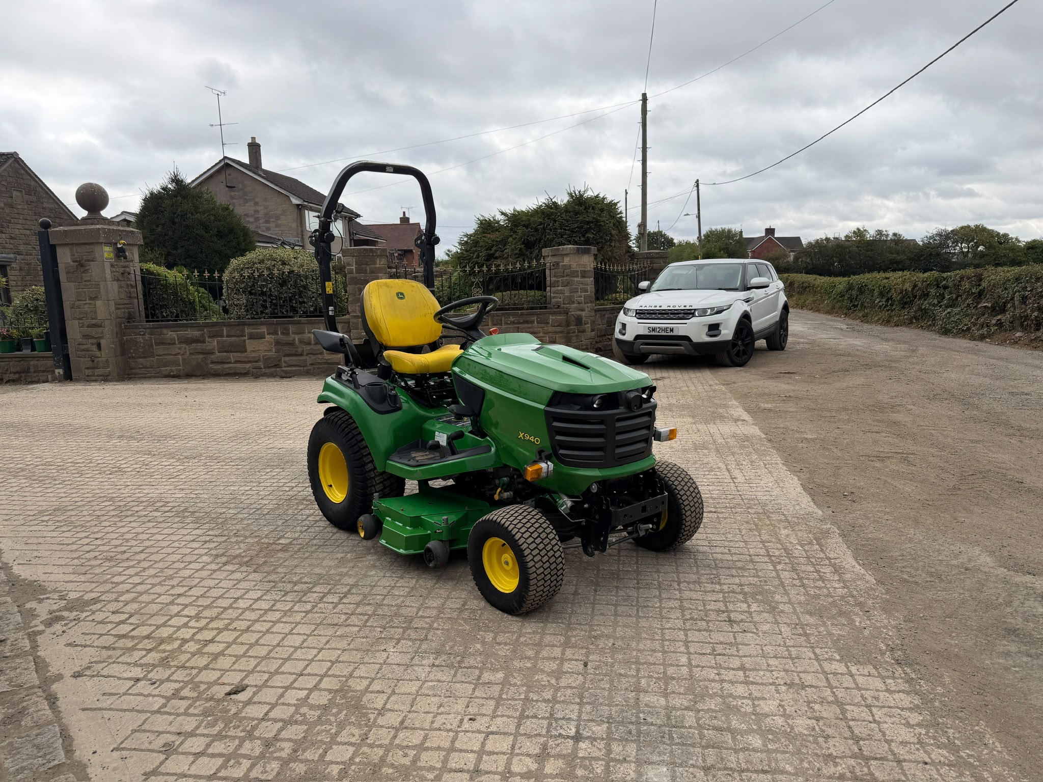 2021 JOHN DEERE X940 24HP DIESEL RIDE ON MOWER