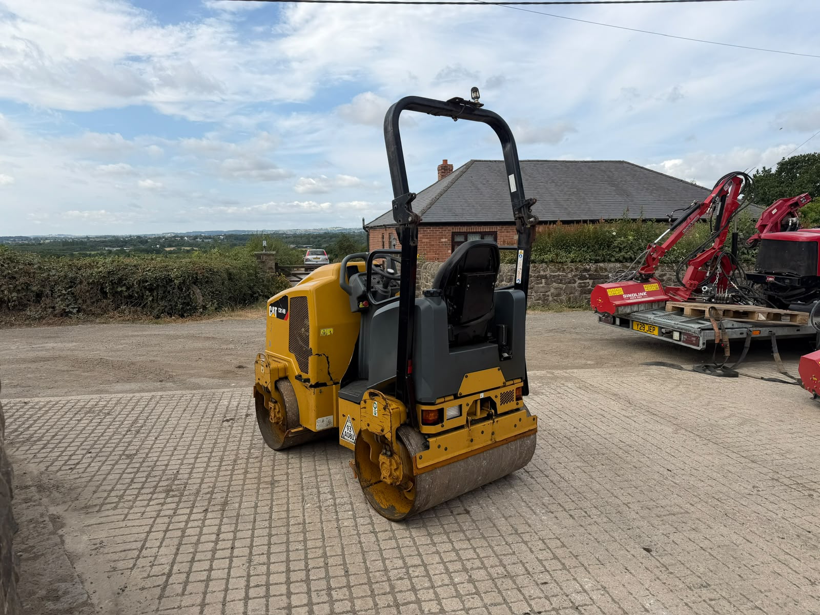 2016 Caterpillar compactor for sale in Pilsley, Chesterfield — photo 3